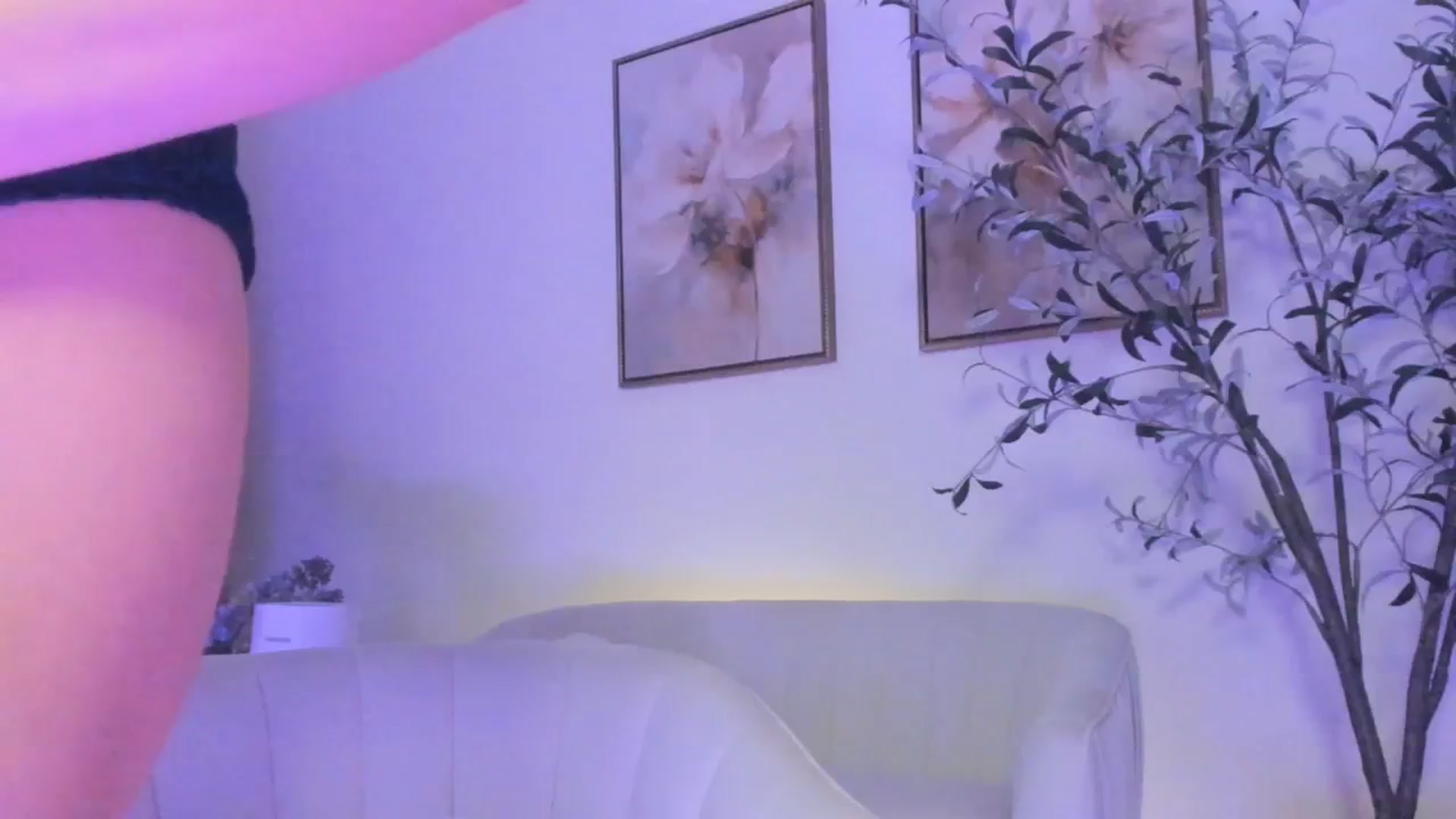 Gallery image thumbnail from goddessccleo's myfreecams stream on, 05/05/2025, 05:19 image 3 of 20