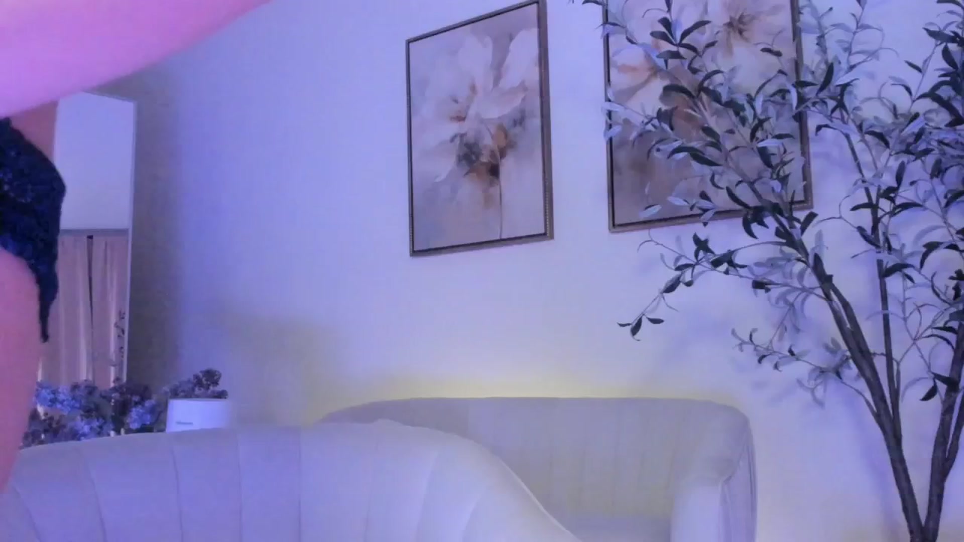Gallery image thumbnail from goddessccleo's myfreecams stream on, 05/05/2025, 05:19 image 19 of 20