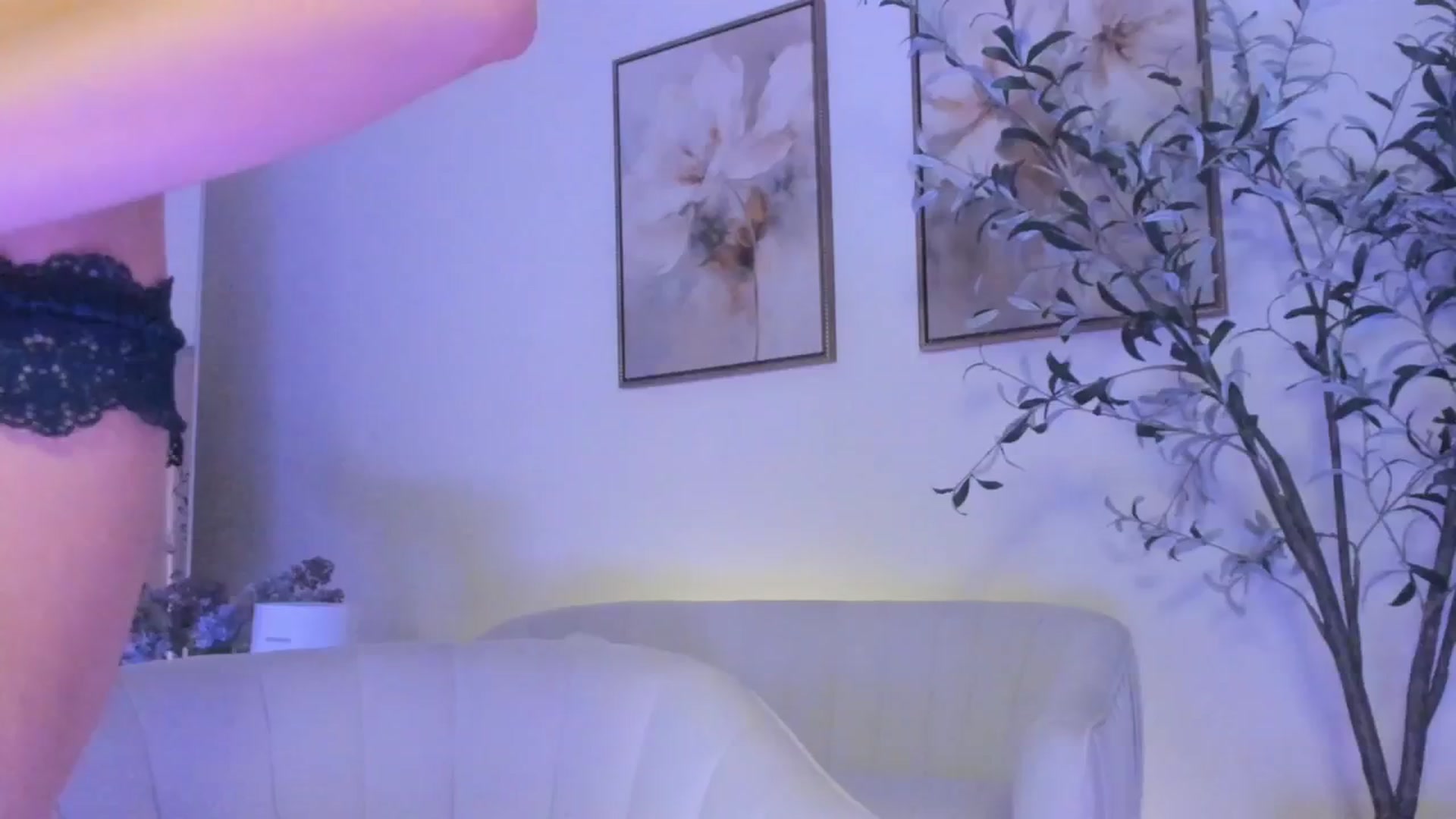 Gallery image thumbnail from goddessccleo's myfreecams stream on, 05/05/2025, 05:19 image 16 of 20