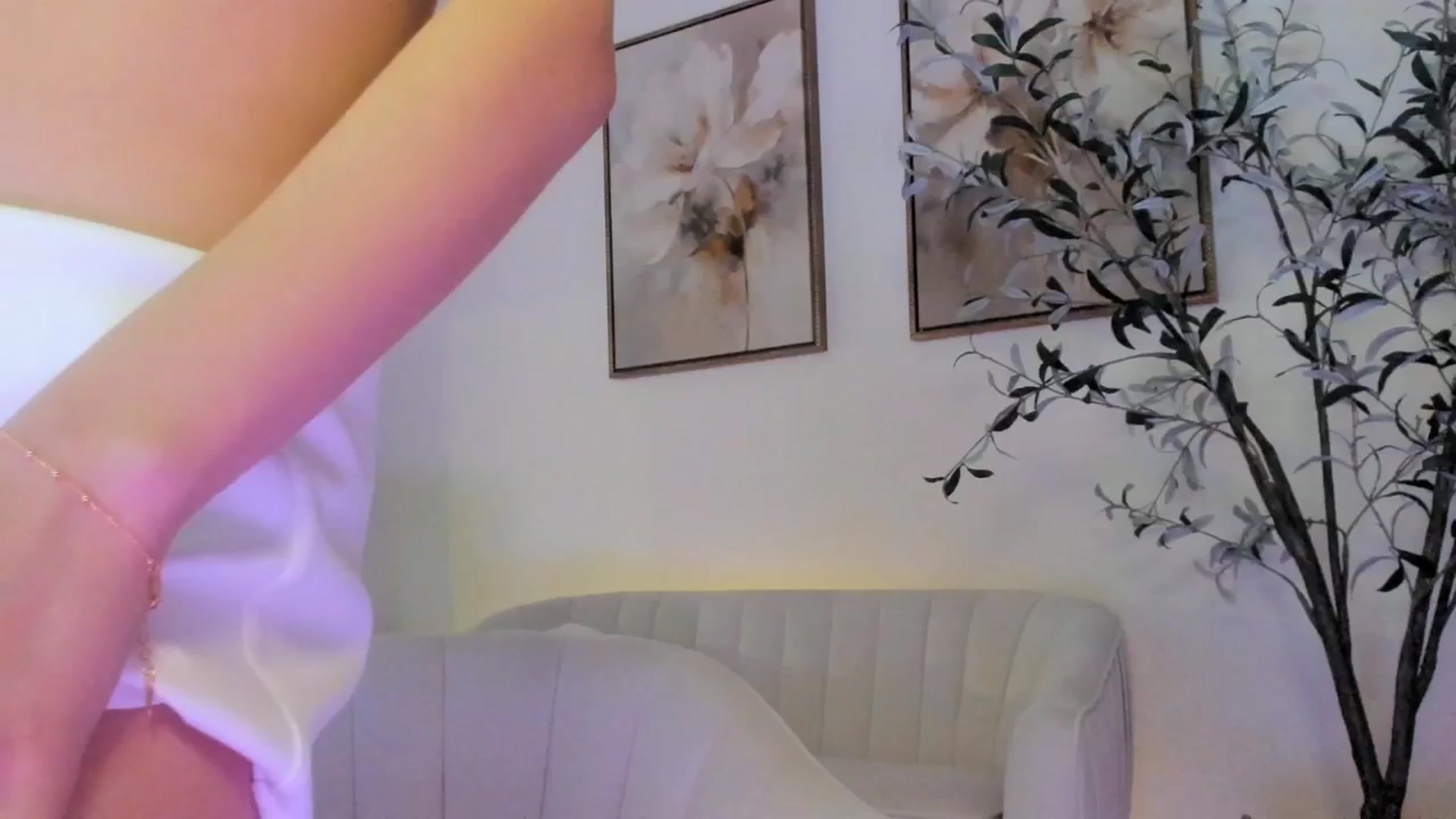 Gallery image thumbnail from goddessccleo's myfreecams stream on, 05/05/2025, 20:22 image 12 of 20