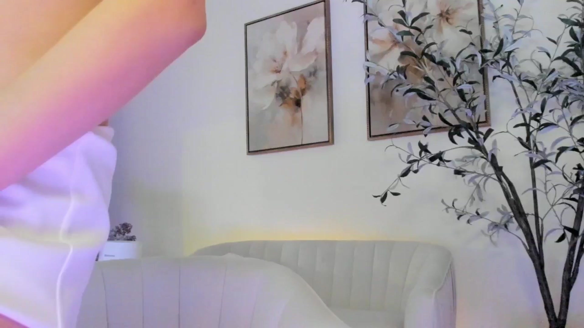Gallery image thumbnail from goddessccleo's myfreecams stream on, 05/05/2025, 20:22 image 8 of 20