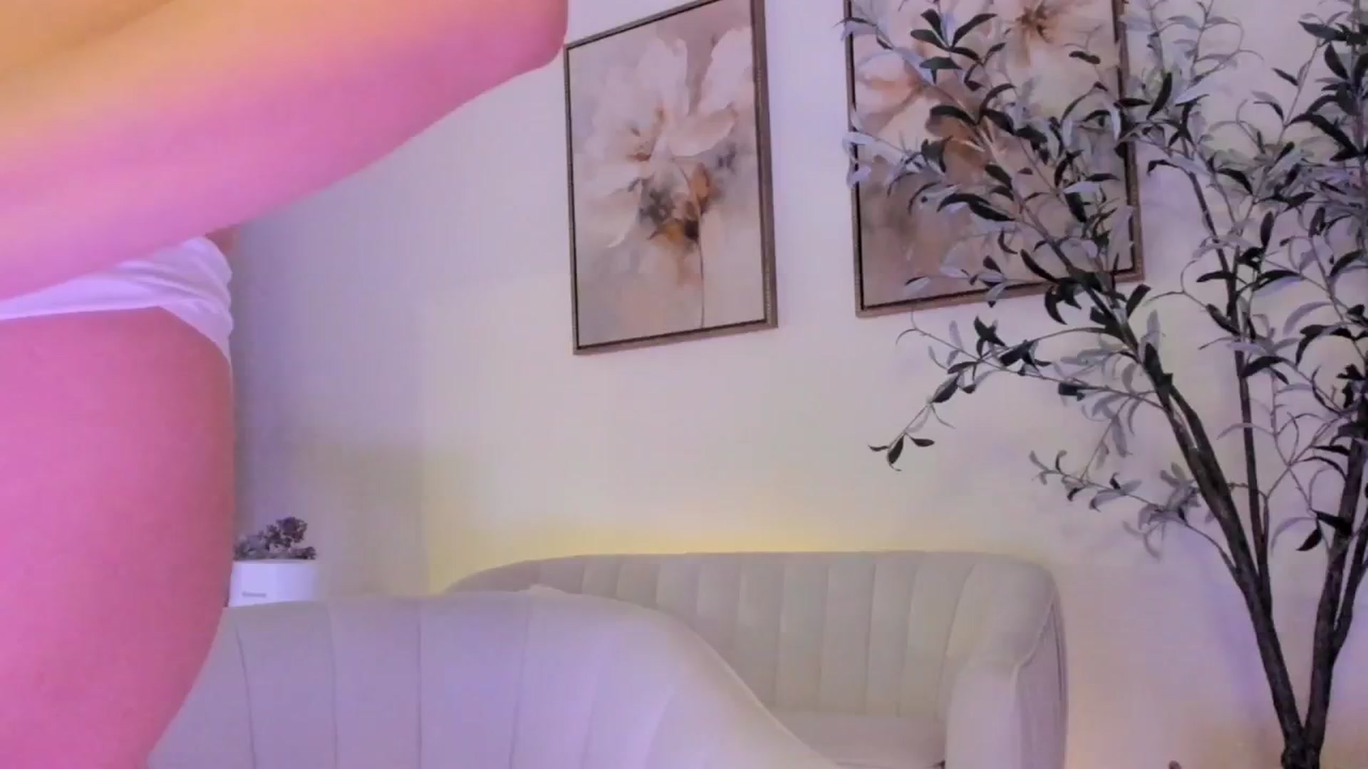 Gallery image thumbnail from goddessccleo's myfreecams stream on, 05/05/2025, 22:10 image 20 of 20
