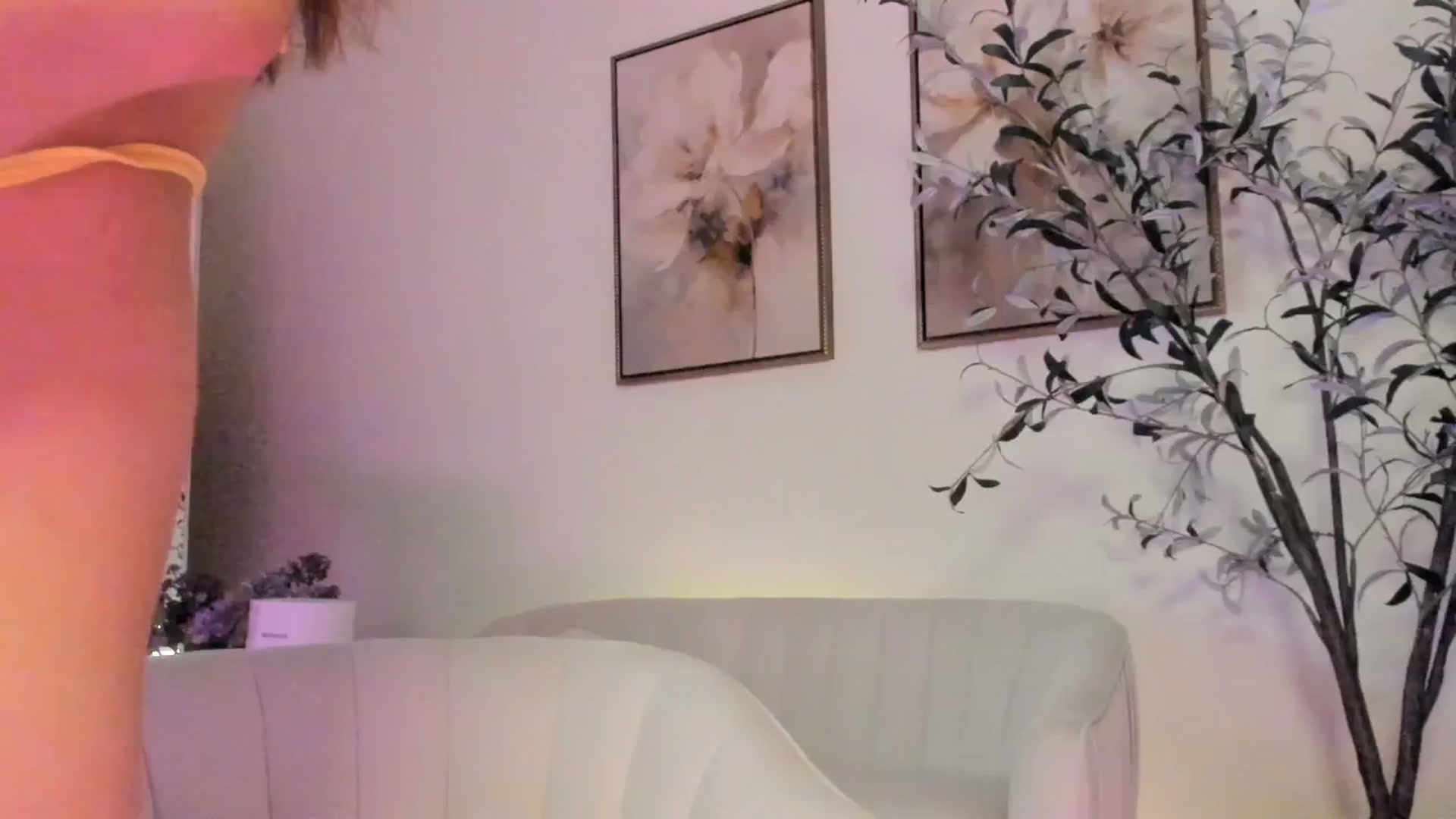Gallery image thumbnail from goddessccleo's myfreecams stream on, 05/09/2025, 20:56 image 4 of 20