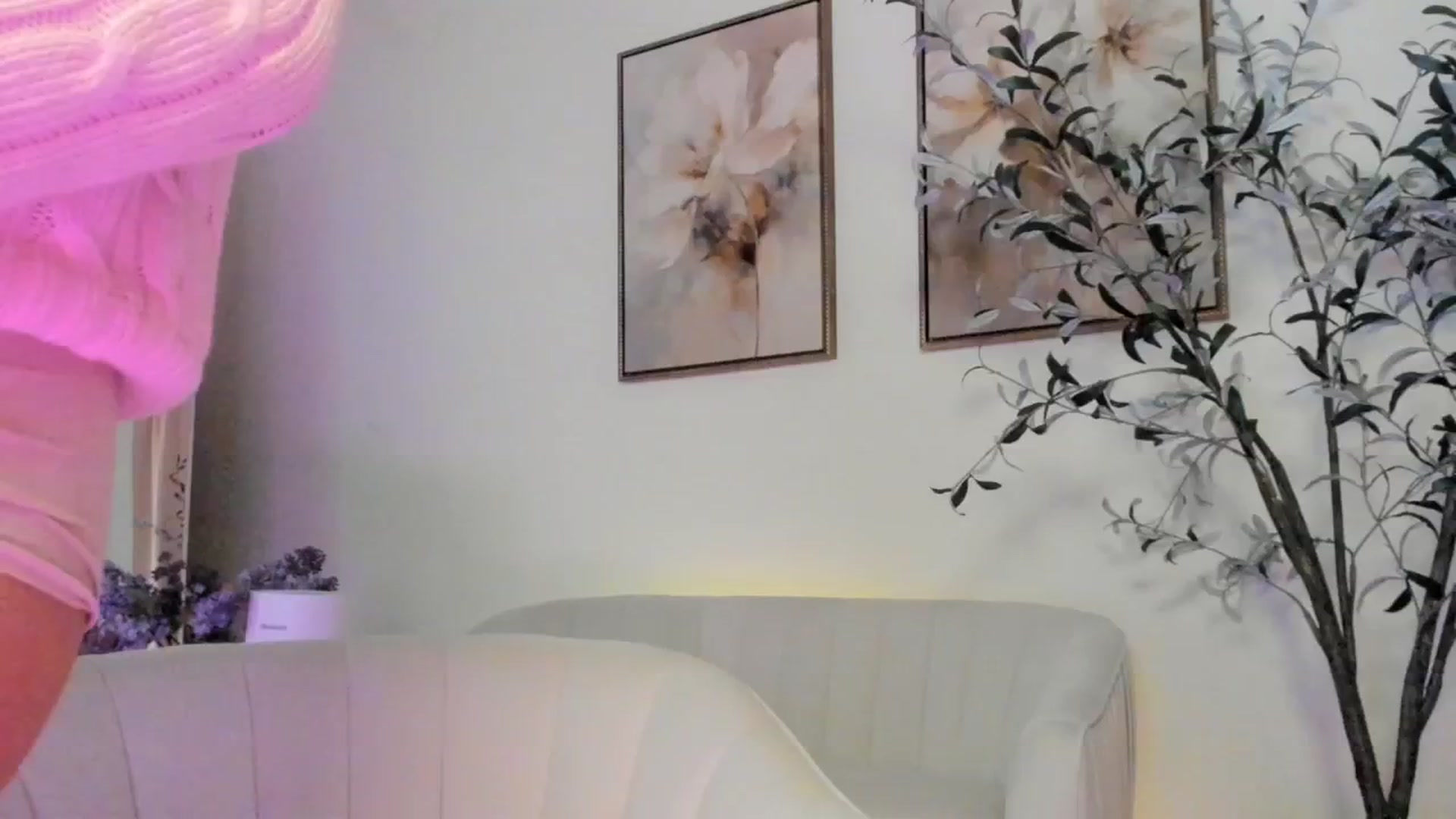Gallery image thumbnail from goddessccleo's myfreecams stream on, 05/17/2025, 21:49 image 2 of 20