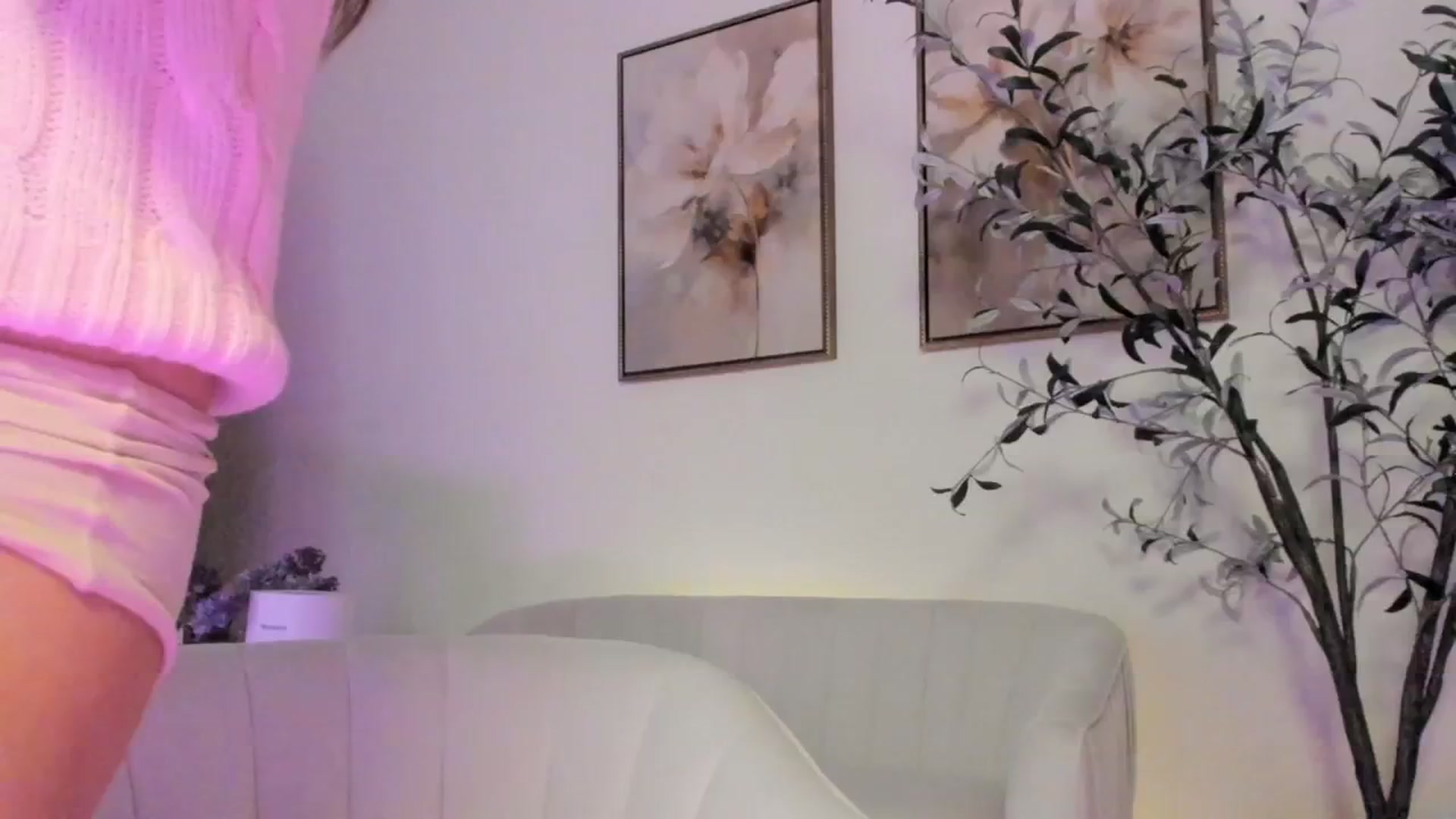 Gallery image thumbnail from goddessccleo's myfreecams stream on, 05/17/2025, 21:49 image 19 of 20