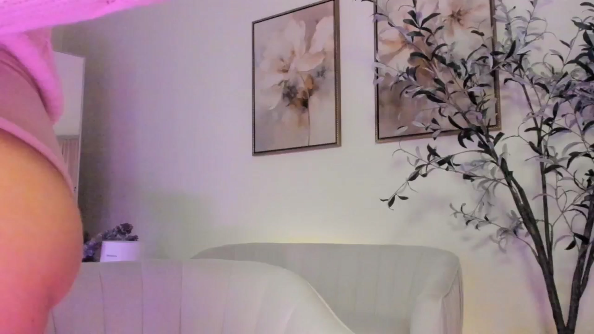 Gallery image thumbnail from goddessccleo's myfreecams stream on, 05/17/2025, 21:49 image 20 of 20