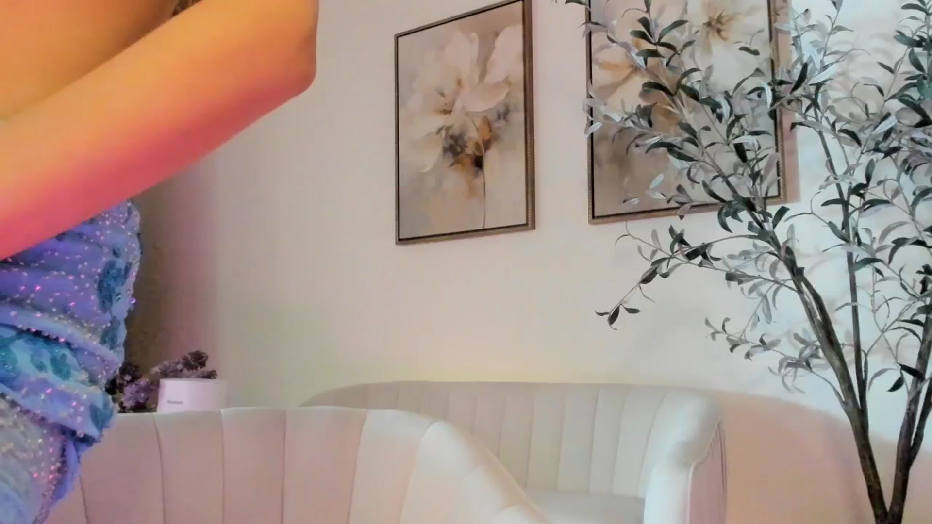 Gallery image thumbnail from goddessccleo's myfreecams stream on, 05/21/2025, 24:36 image 12 of 20