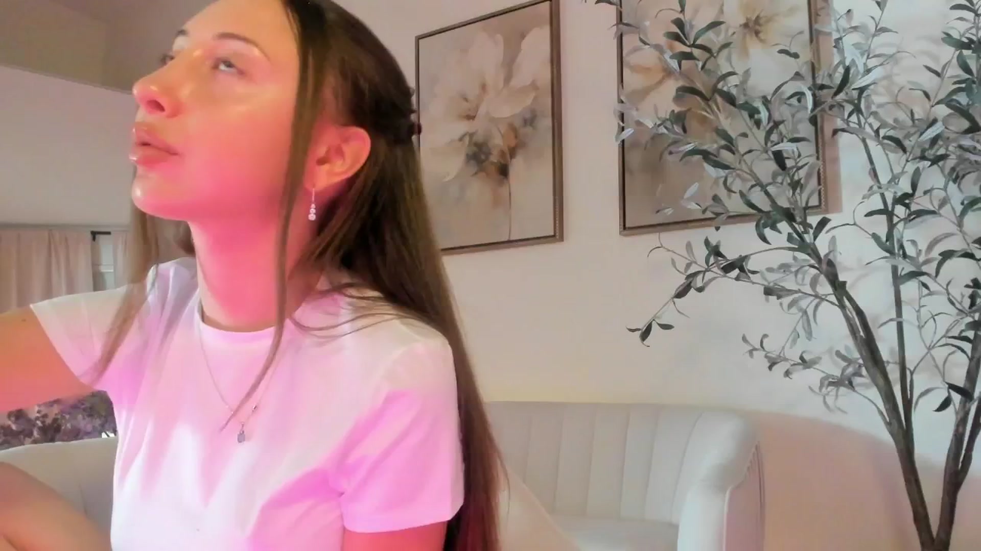 Gallery image thumbnail from goddessccleo's myfreecams stream on, 05/21/2025, 24:36 image 18 of 20