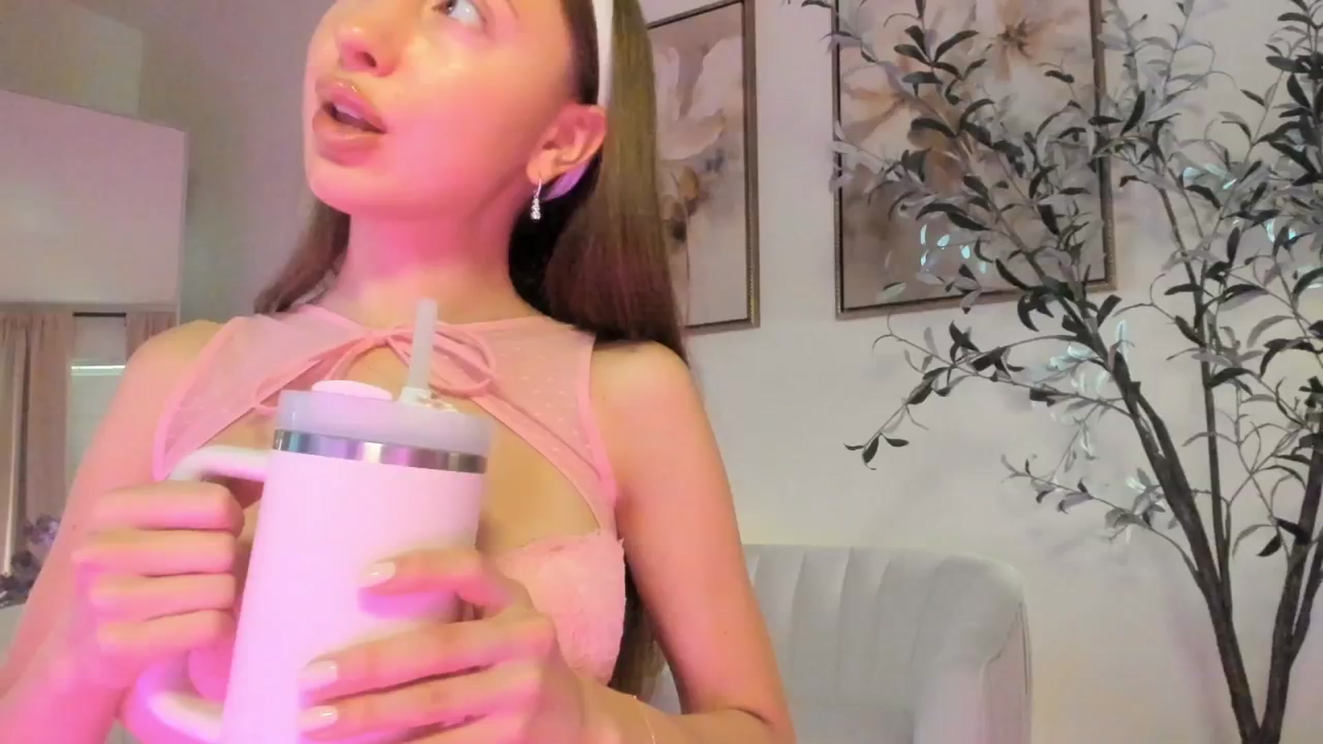 Gallery image thumbnail from goddessccleo's myfreecams stream on, 05/21/2025, 19:31 image 7 of 20