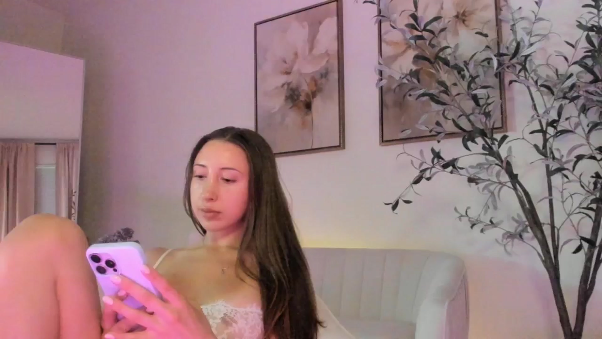 Gallery image thumbnail from goddessccleo's myfreecams stream on, 05/25/2025, 24:32 image 19 of 20
