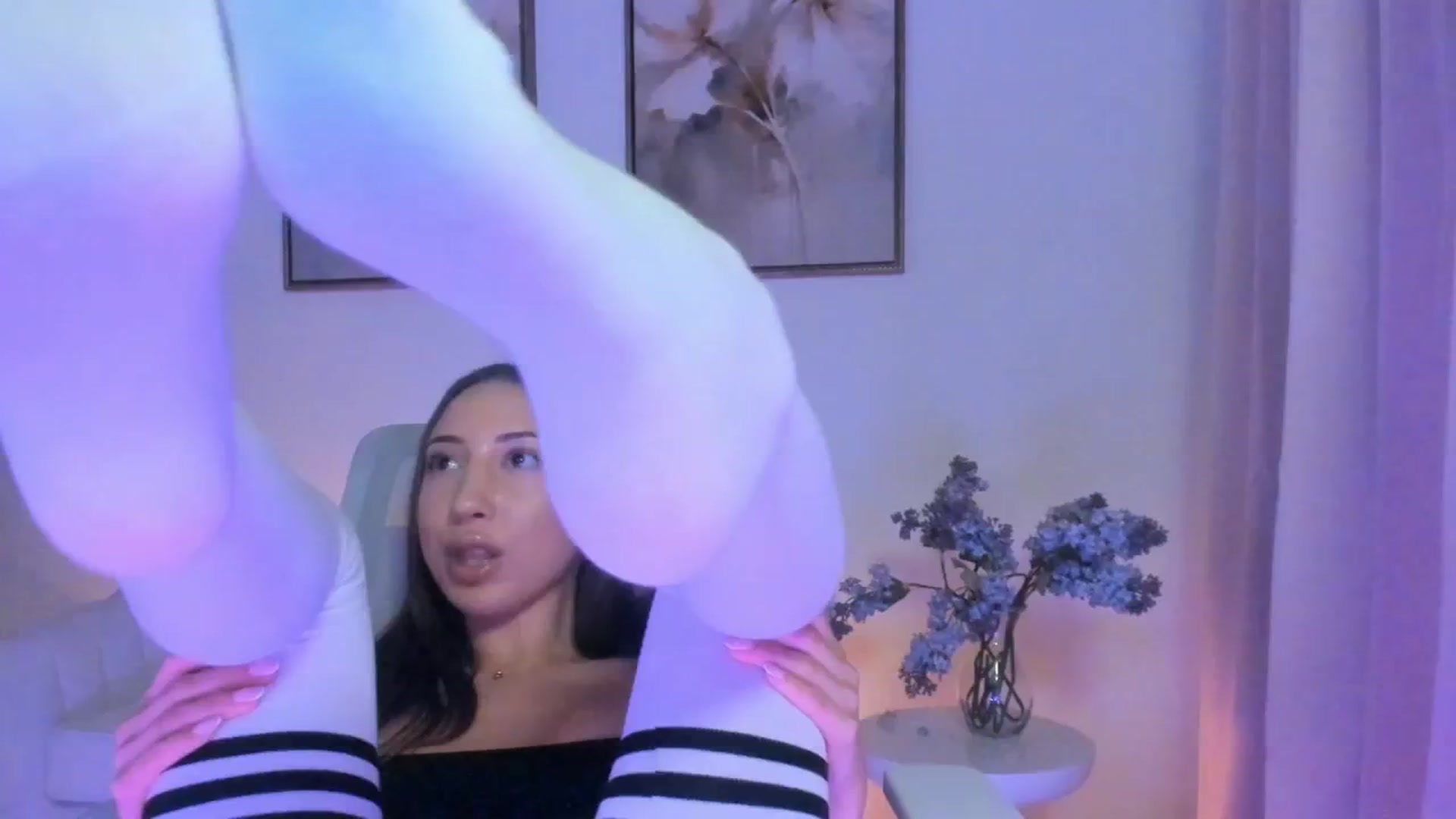 Gallery image thumbnail from goddessccleo's myfreecams stream on, 06/19/2025, 04:45 image 9 of 20