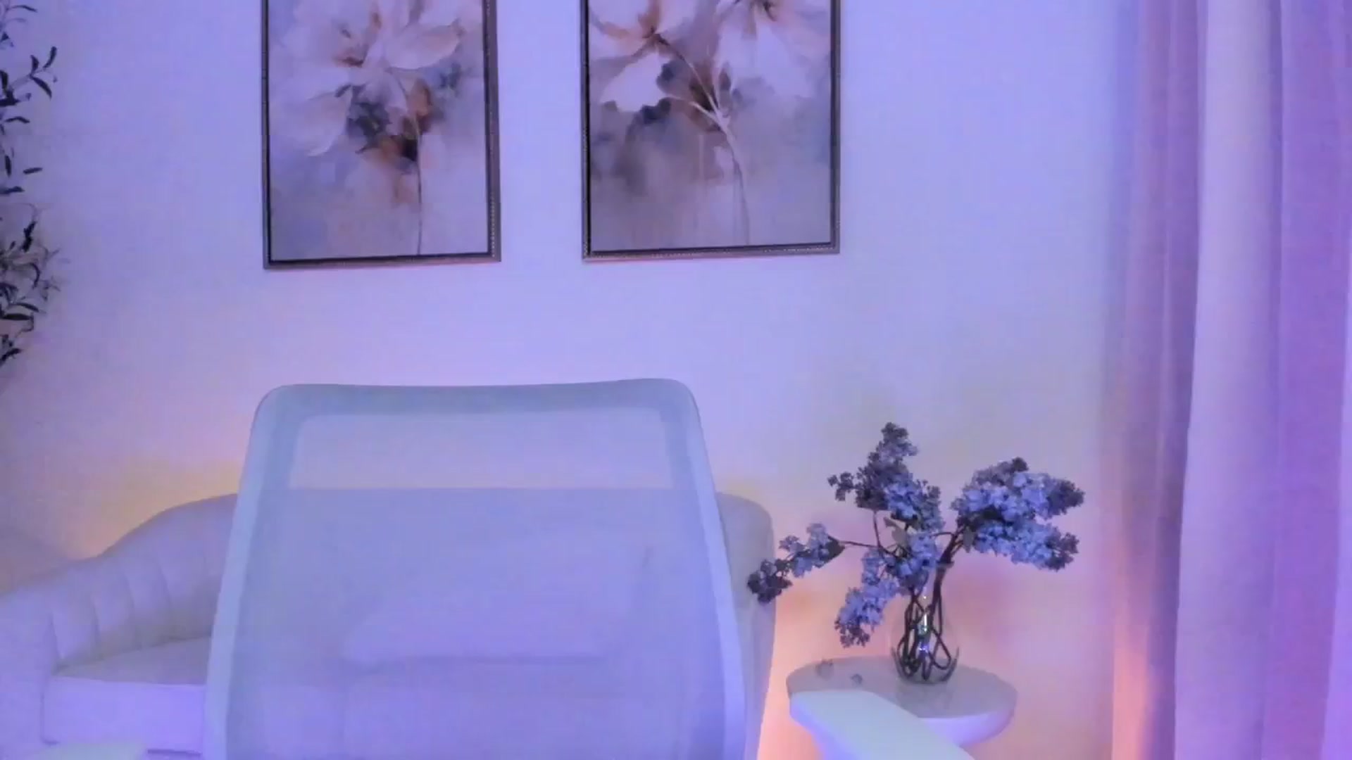 Gallery image thumbnail from goddessccleo's myfreecams stream on, 06/19/2025, 04:45 image 5 of 20