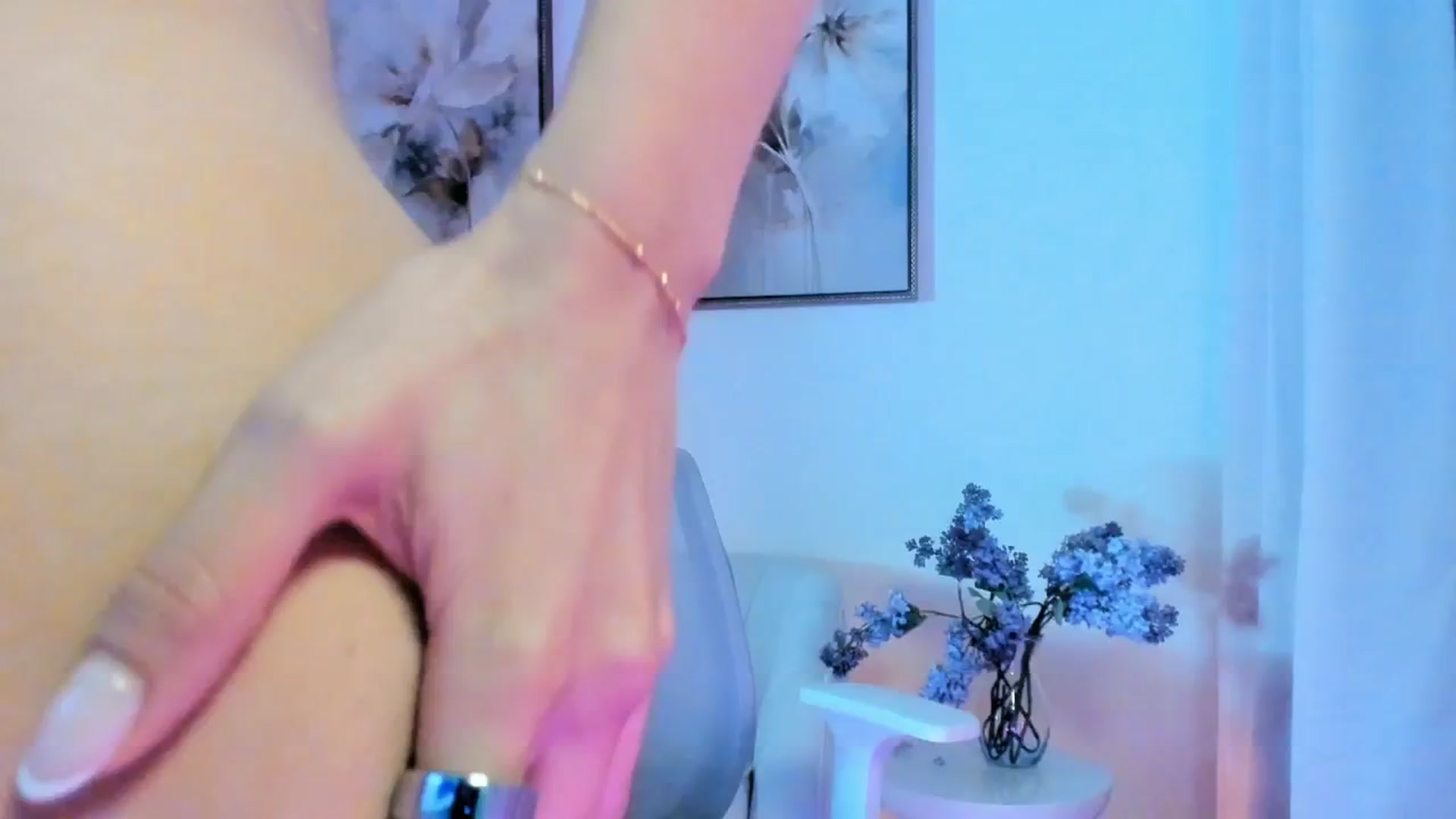 Gallery image thumbnail from goddessccleo's myfreecams stream on, 06/24/2025, 01:05 image 5 of 20