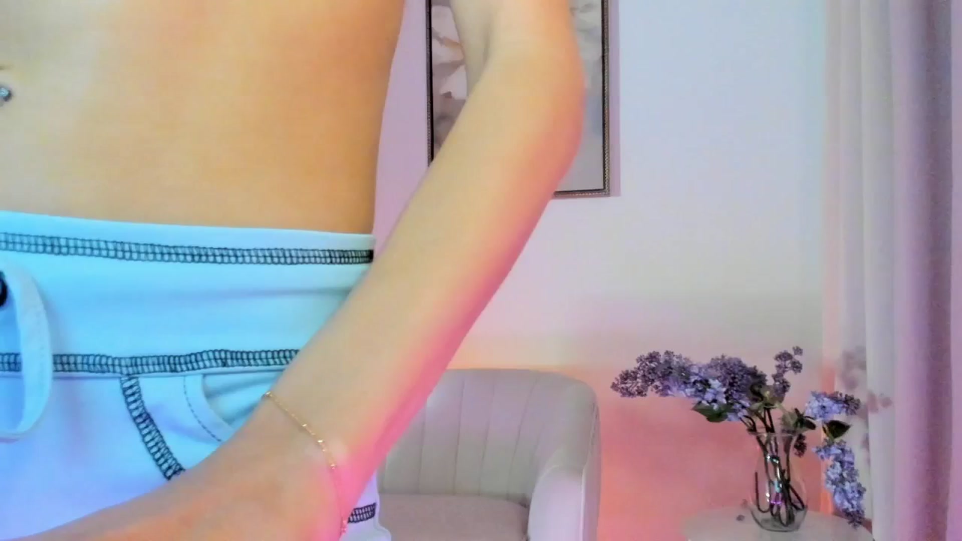 Gallery image thumbnail from goddessccleo's myfreecams stream on, 07/12/2025, 01:55 image 18 of 20