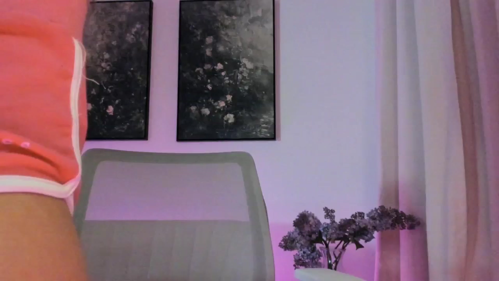 Gallery image thumbnail from goddessccleo's myfreecams stream on, 08/04/2025, 02:00 image 2 of 20