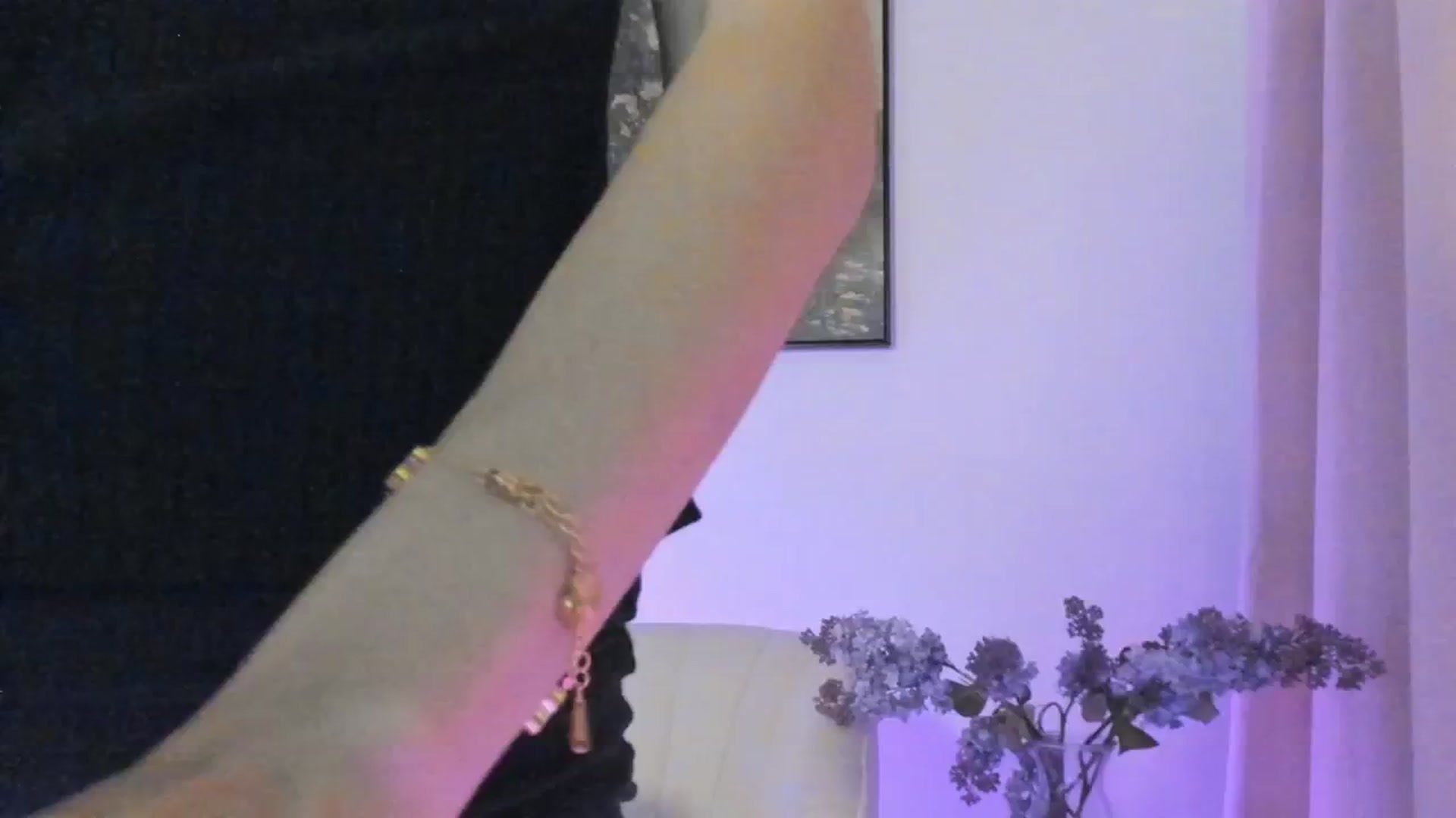 Gallery image thumbnail from goddessccleo's myfreecams stream on, 08/29/2025, 24:28 image 7 of 20