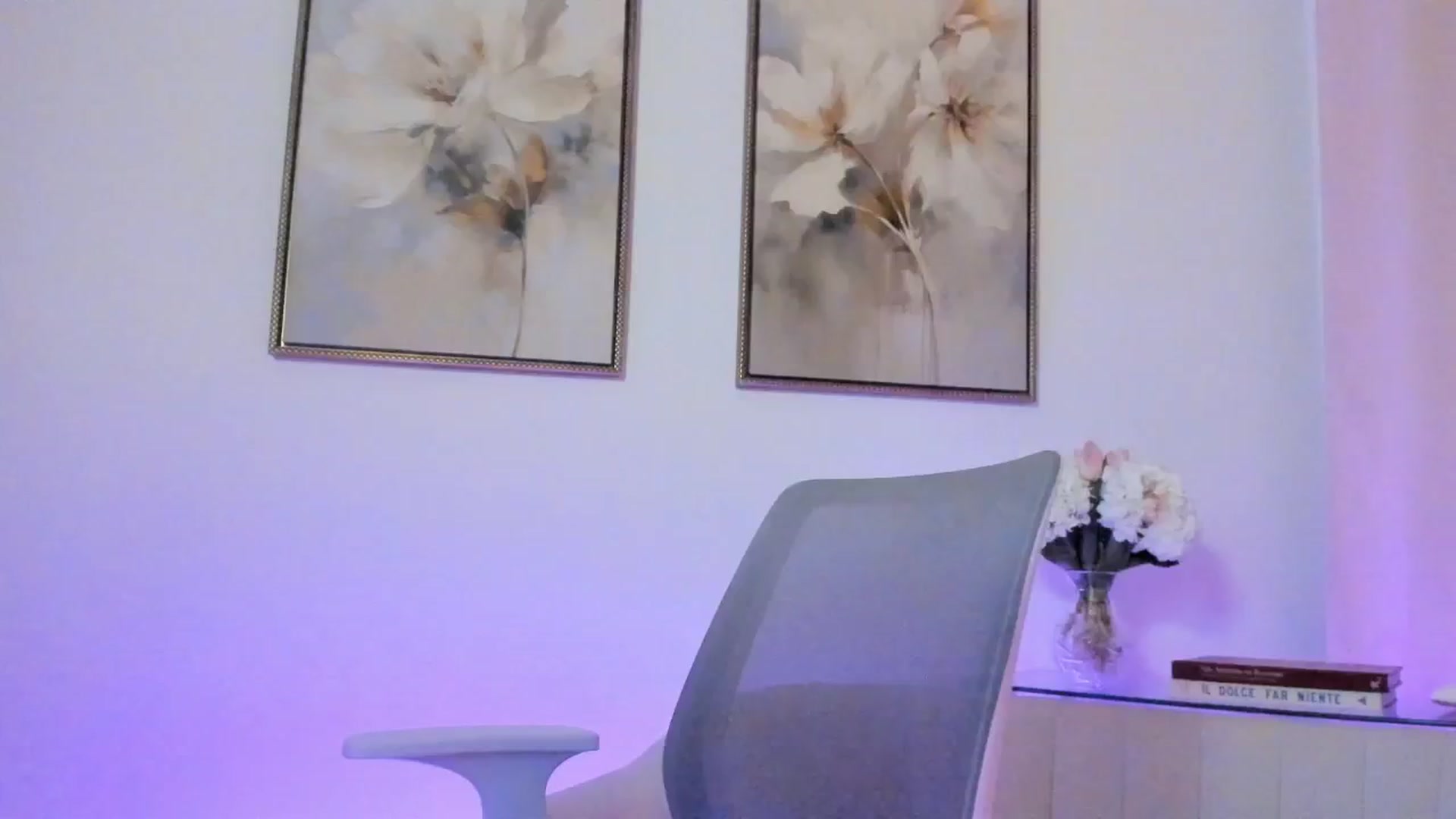 Gallery image thumbnail from goddessccleo's myfreecams stream on, 10/07/2025, 01:54 image 6 of 20