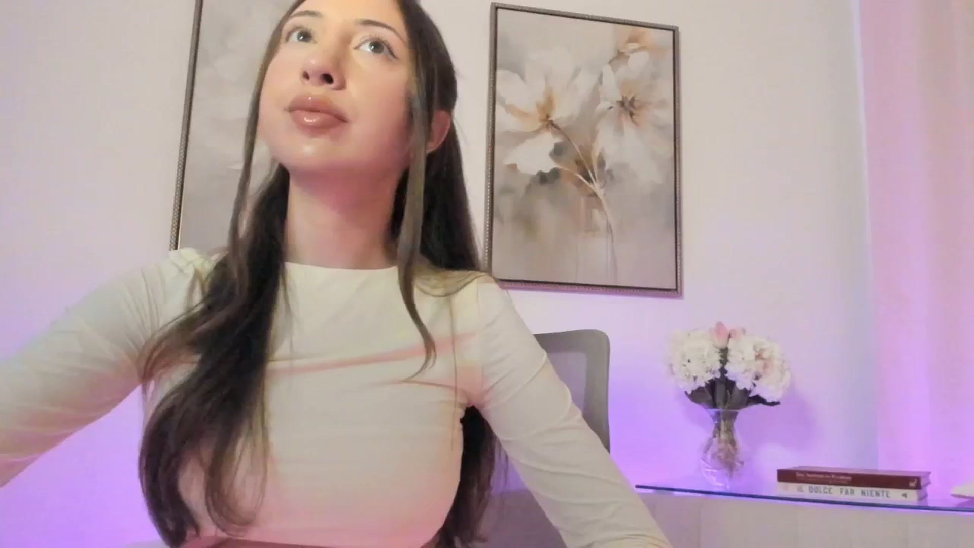 Gallery image thumbnail from goddessccleo's myfreecams stream on, 10/10/2025, 01:46 image 10 of 20