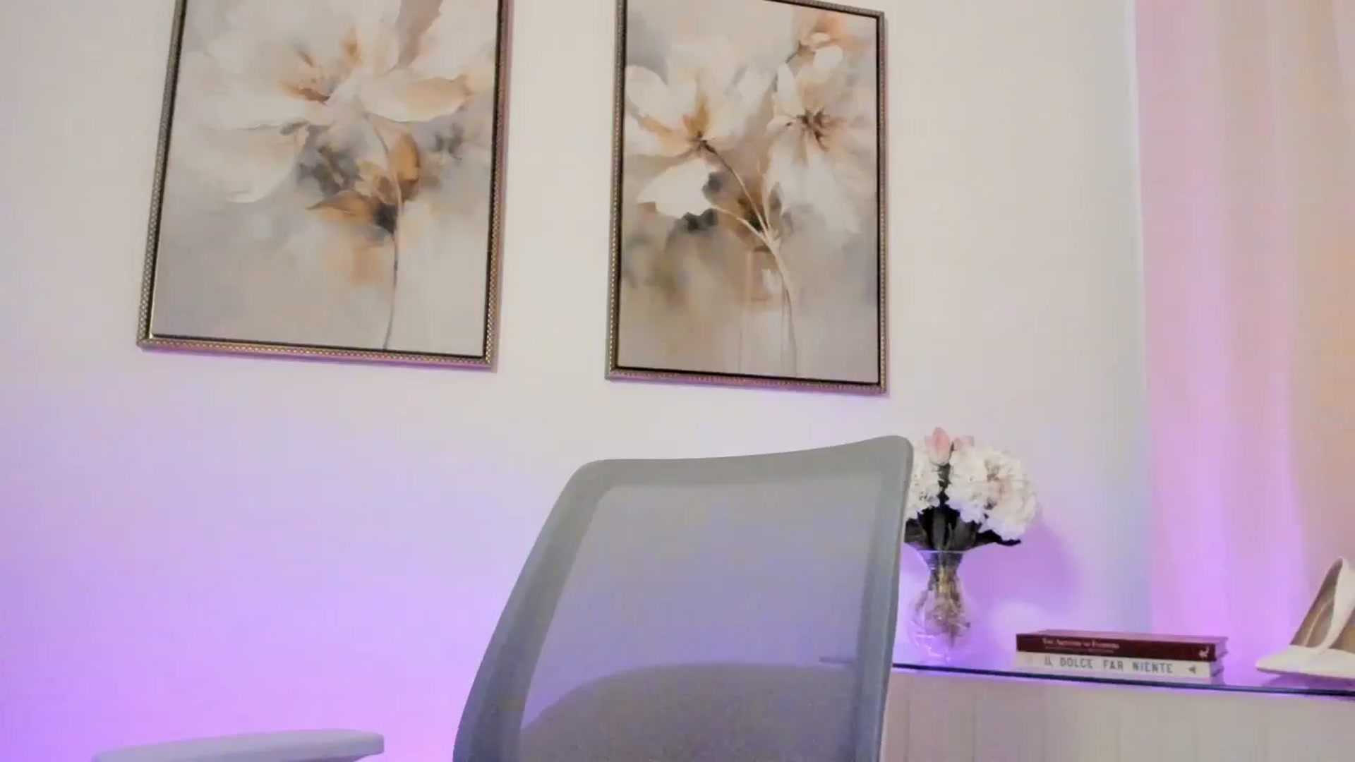 Gallery image thumbnail from goddessccleo's myfreecams stream on, 10/14/2025, 01:18 image 9 of 20
