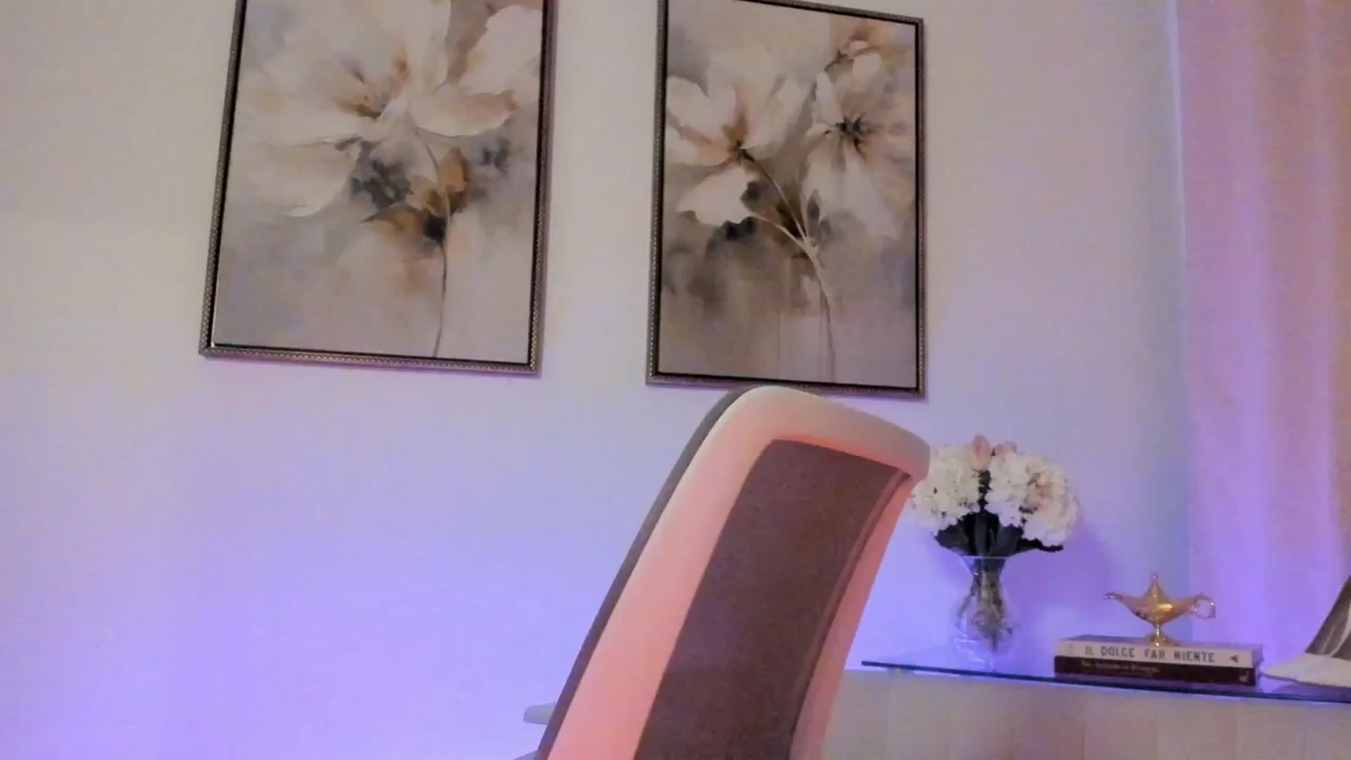 Gallery image thumbnail from goddessccleo's myfreecams stream on, 11/01/2025, 03:03 image 16 of 20
