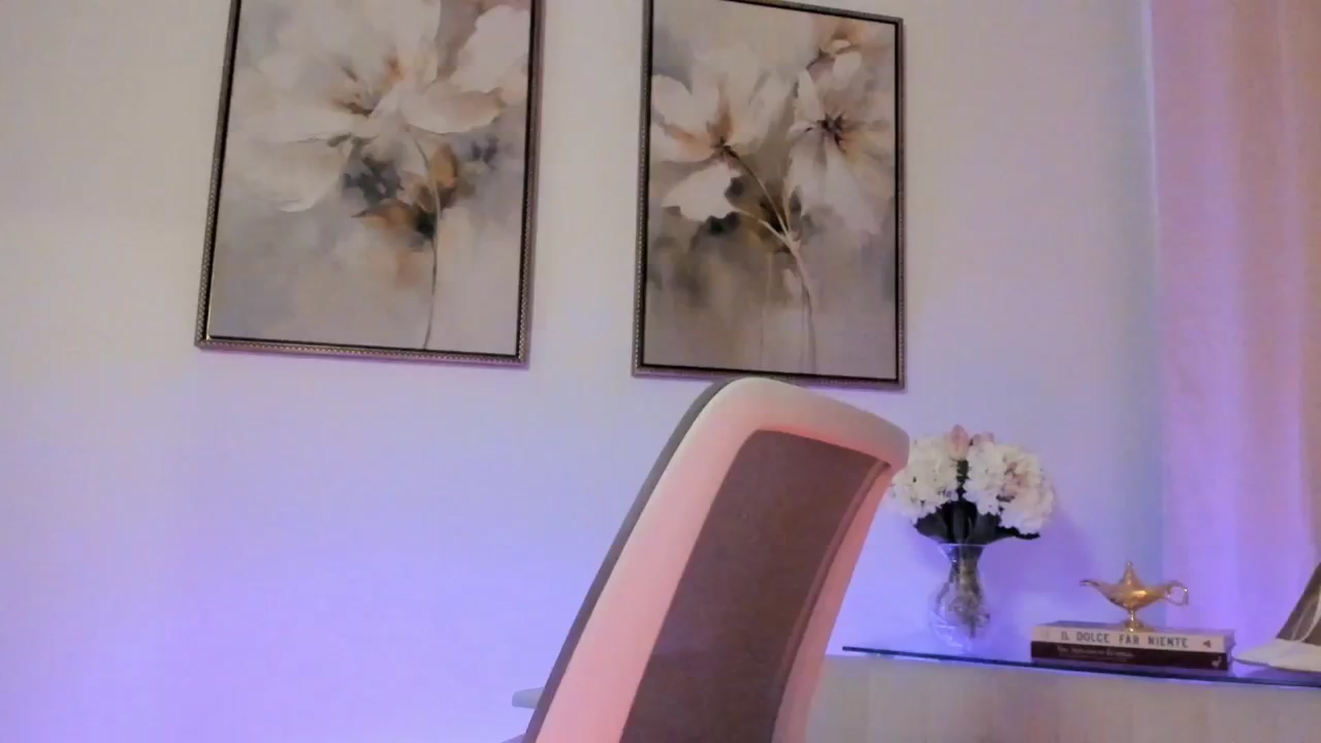 Gallery image thumbnail from goddessccleo's myfreecams stream on, 11/01/2025, 03:03 image 15 of 20