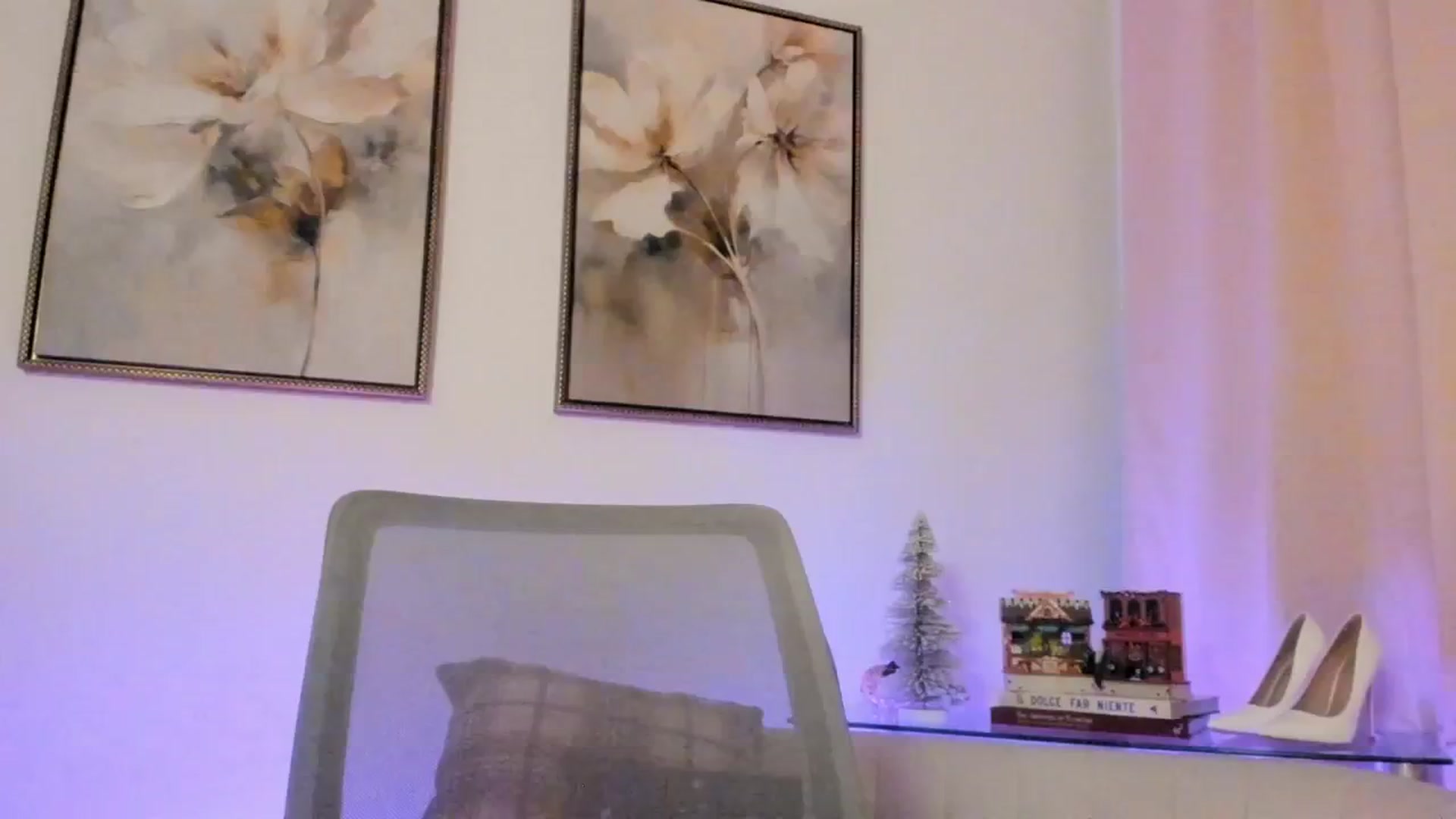 Gallery image thumbnail from goddessccleo's myfreecams stream on, 11/04/2025, 04:01 image 15 of 20