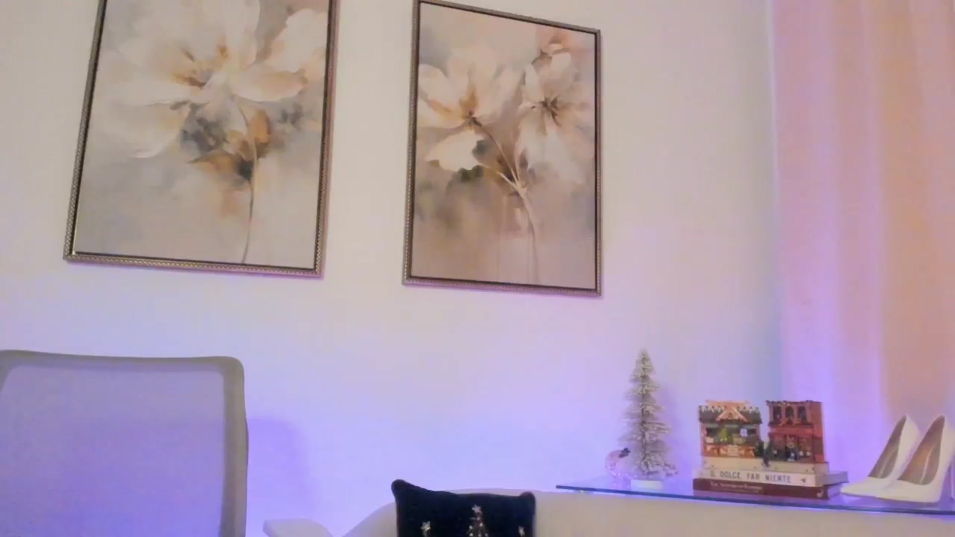 Gallery image thumbnail from goddessccleo's myfreecams stream on, 11/06/2025, 02:54 image 17 of 20