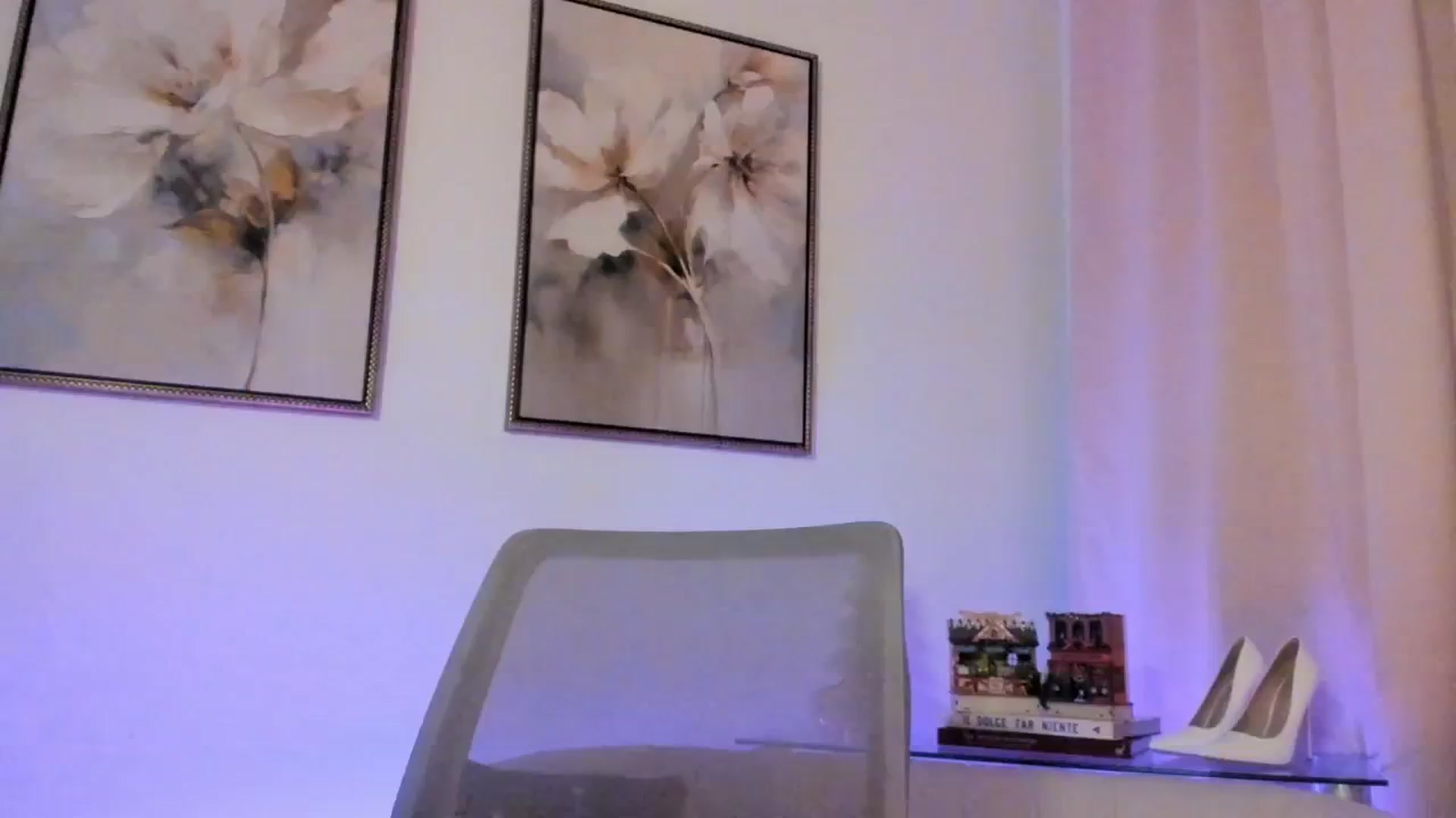 Gallery image thumbnail from goddessccleo's myfreecams stream on, 11/11/2025, 04:36 image 12 of 20