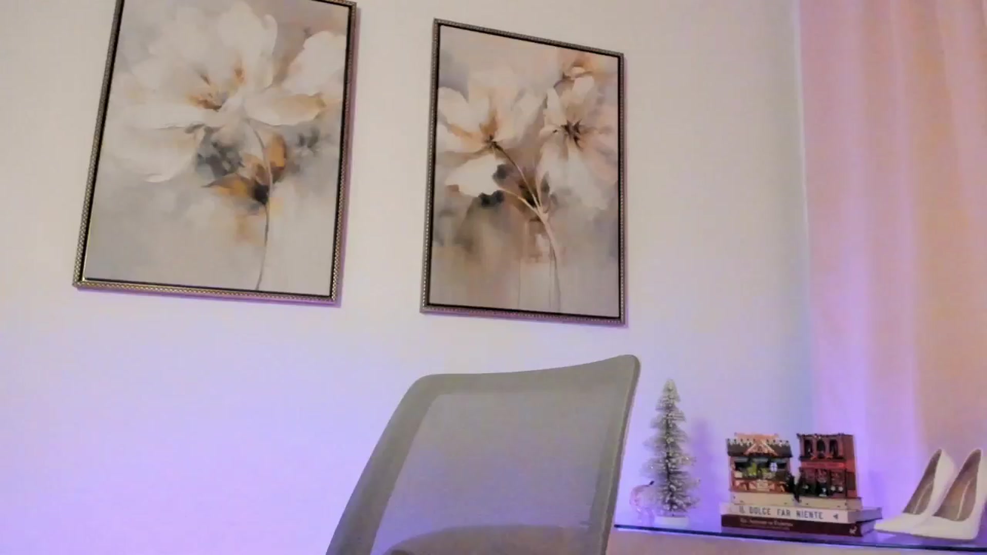 Gallery image thumbnail from goddessccleo's myfreecams stream on, 11/14/2025, 02:21 image 3 of 20