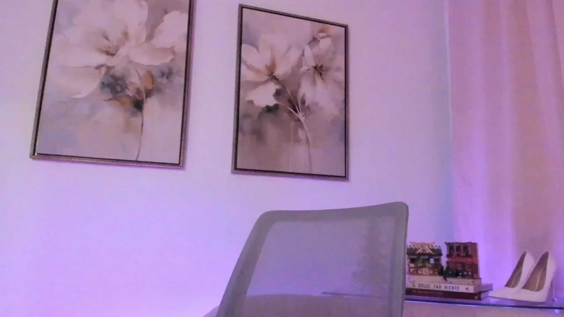 Gallery image thumbnail from goddessccleo's myfreecams stream on, 11/14/2025, 03:55 image 6 of 20