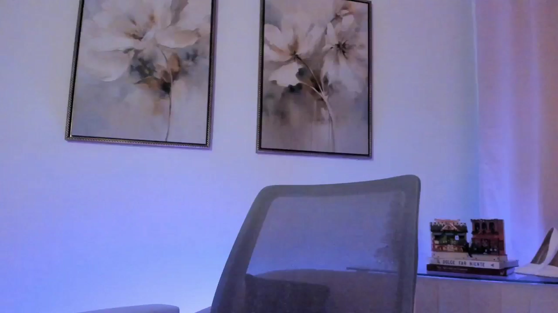 Gallery image thumbnail from goddessccleo's myfreecams stream on, 11/19/2025, 03:55 image 18 of 20