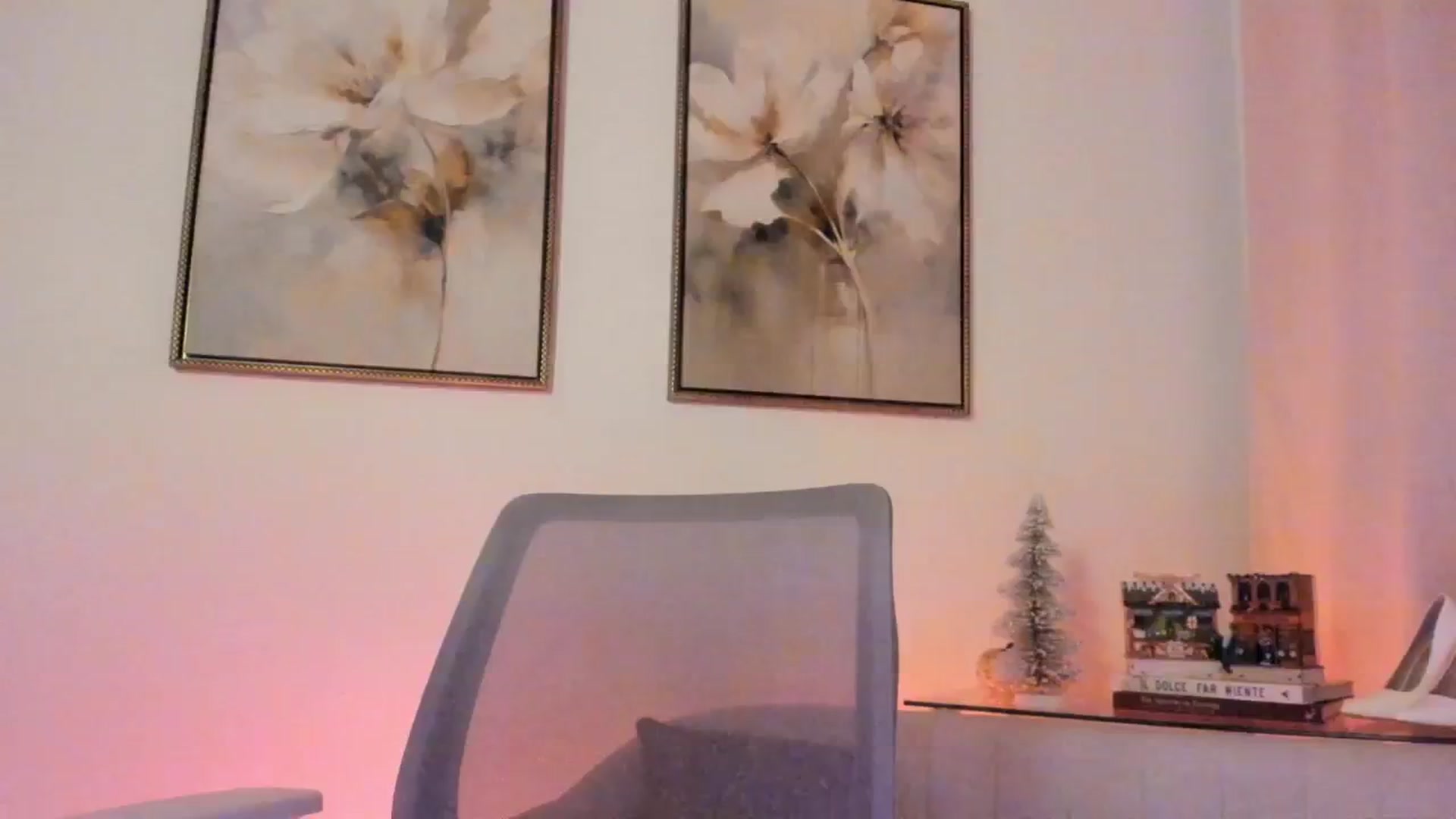 Gallery image thumbnail from goddessccleo's myfreecams stream on, 11/19/2025, 03:55 image 13 of 20