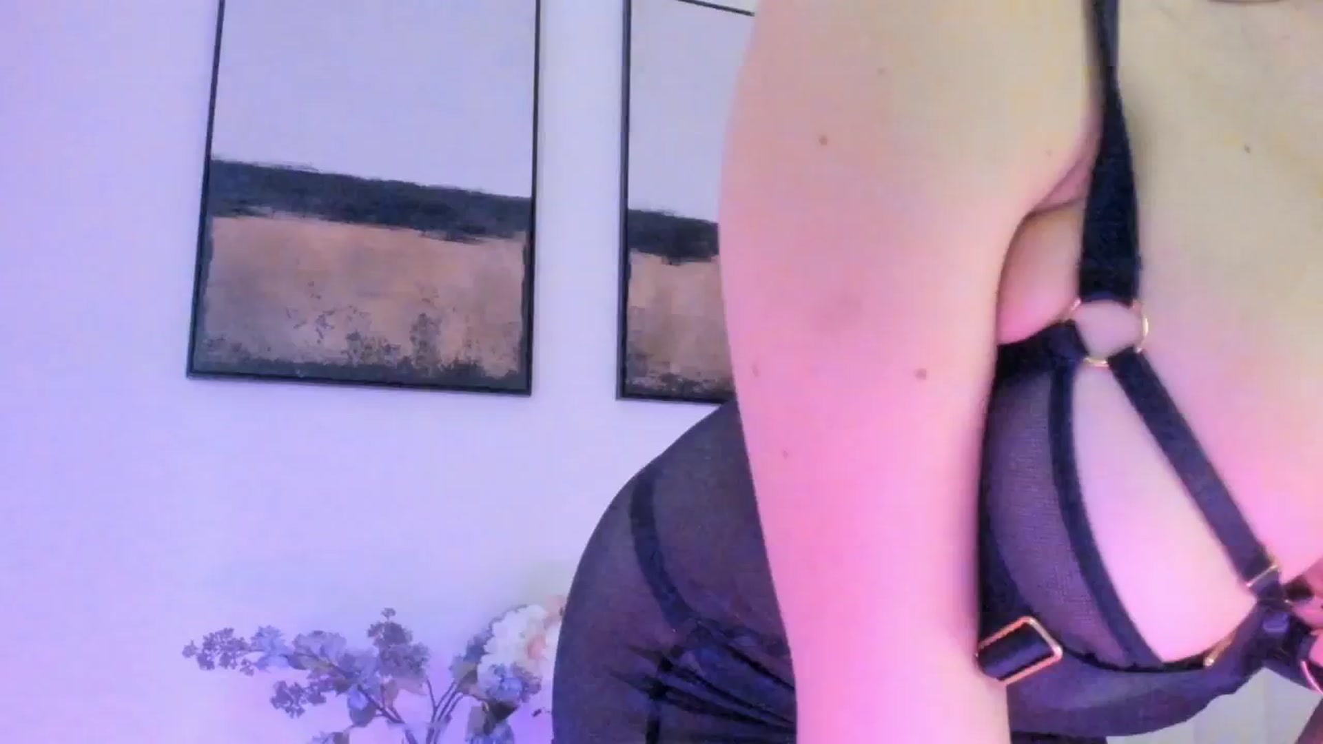 Gallery image thumbnail from goddessccleo's myfreecams stream on, 12/27/2025, 05:15 image 5 of 20