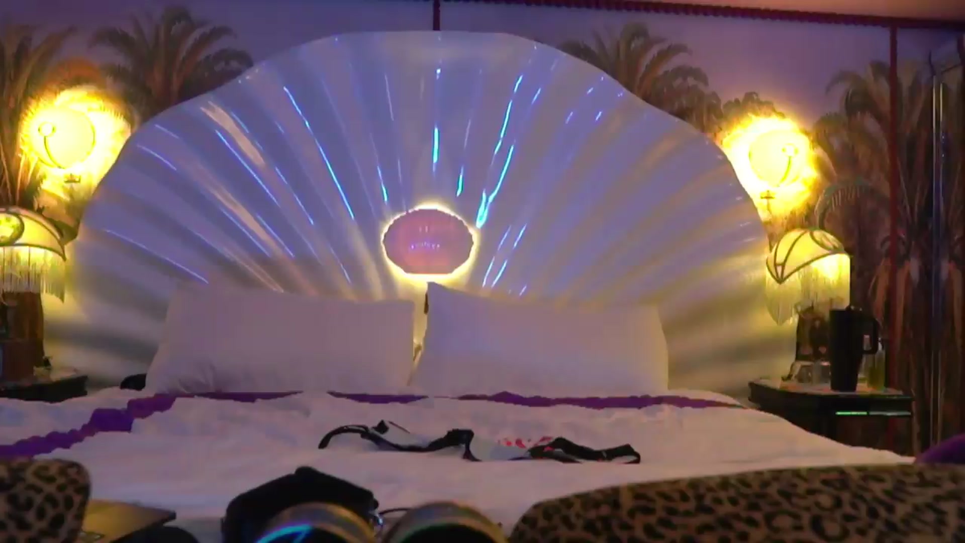 Gallery image thumbnail from goddessccleo's myfreecams stream on, 05/29/2026, 04:17 image 1 of 20