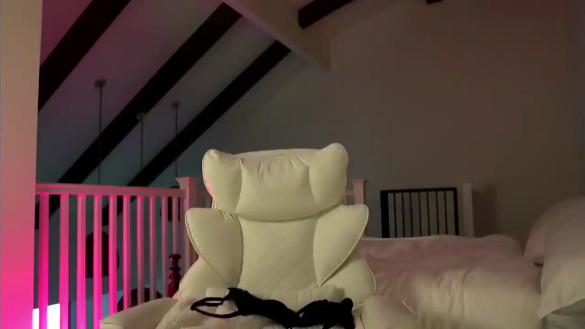 Gallery image thumbnail from goddessccleo's myfreecams stream on, 07/10/2026, 03:52 image 10 of 20