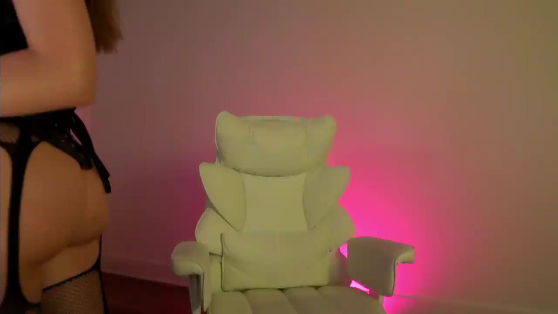 Gallery image thumbnail from goddessccleo's myfreecams stream on, 07/13/2026, 04:10 image 1 of 20