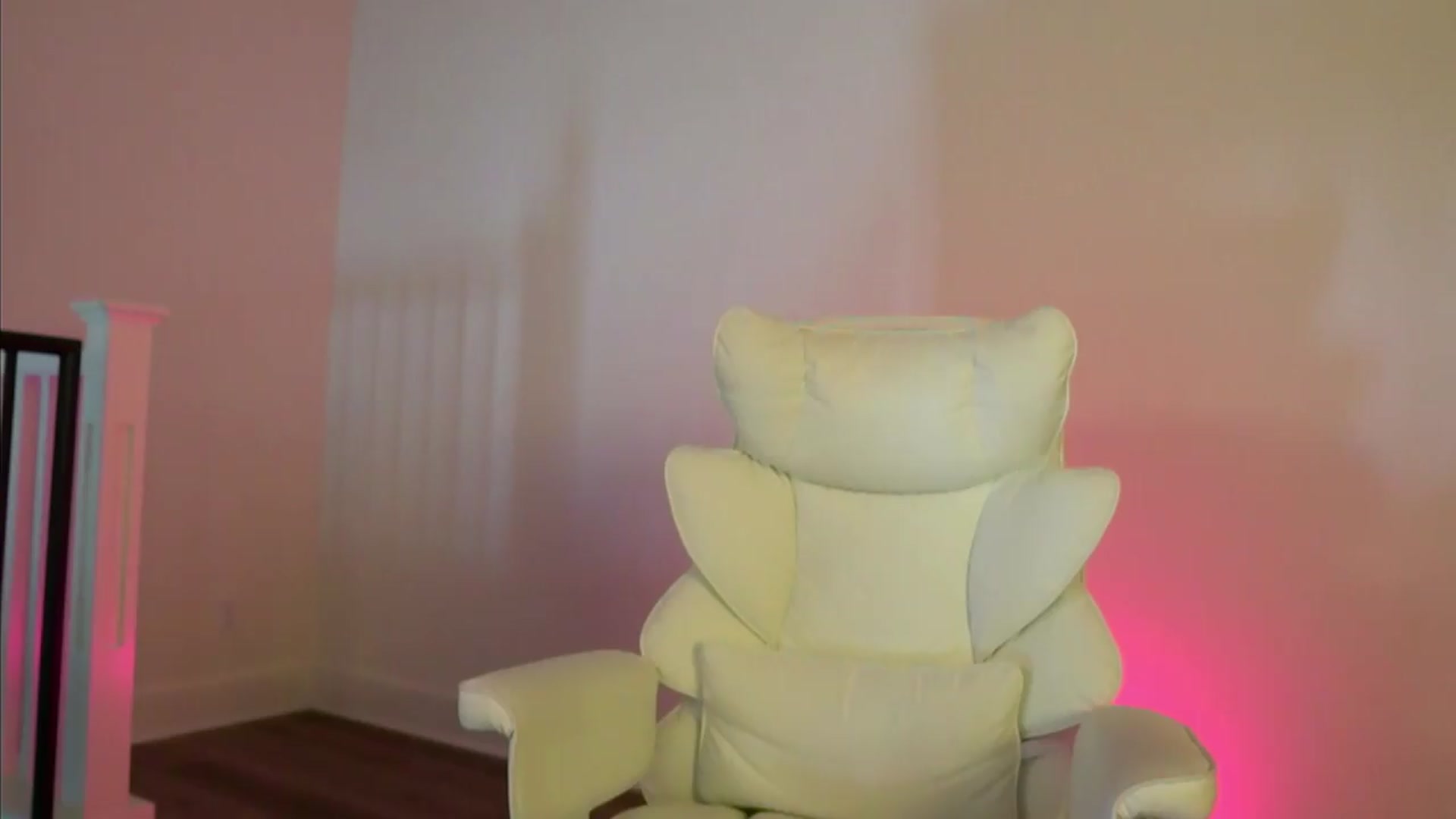 Gallery image thumbnail from goddessccleo's myfreecams stream on, 07/23/2026, 03:08 image 5 of 20