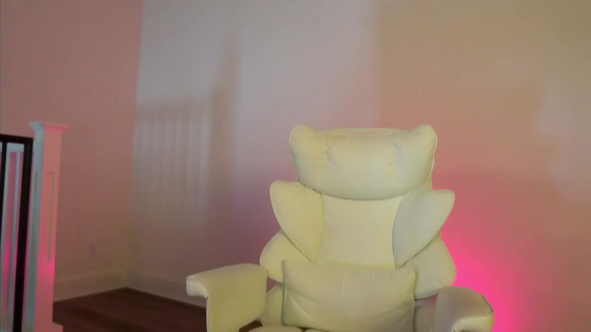 Gallery image thumbnail from goddessccleo's myfreecams stream on, 07/23/2026, 03:08 image 2 of 20