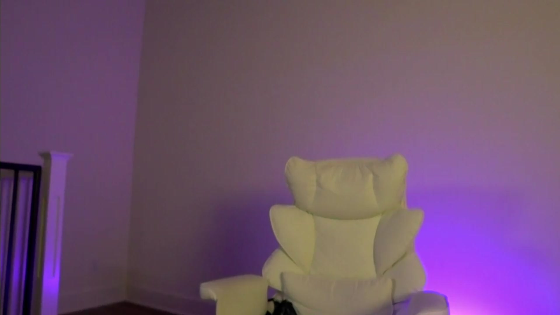 Gallery image thumbnail from goddessccleo's myfreecams stream on, 08/24/2026, 04:59 image 17 of 20