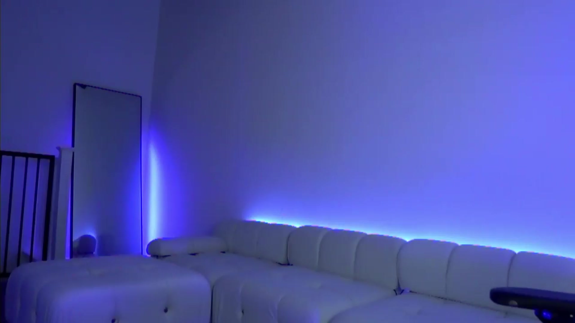 Gallery image thumbnail from goddessccleo's myfreecams stream on, 08/28/2026, 04:08 image 17 of 20