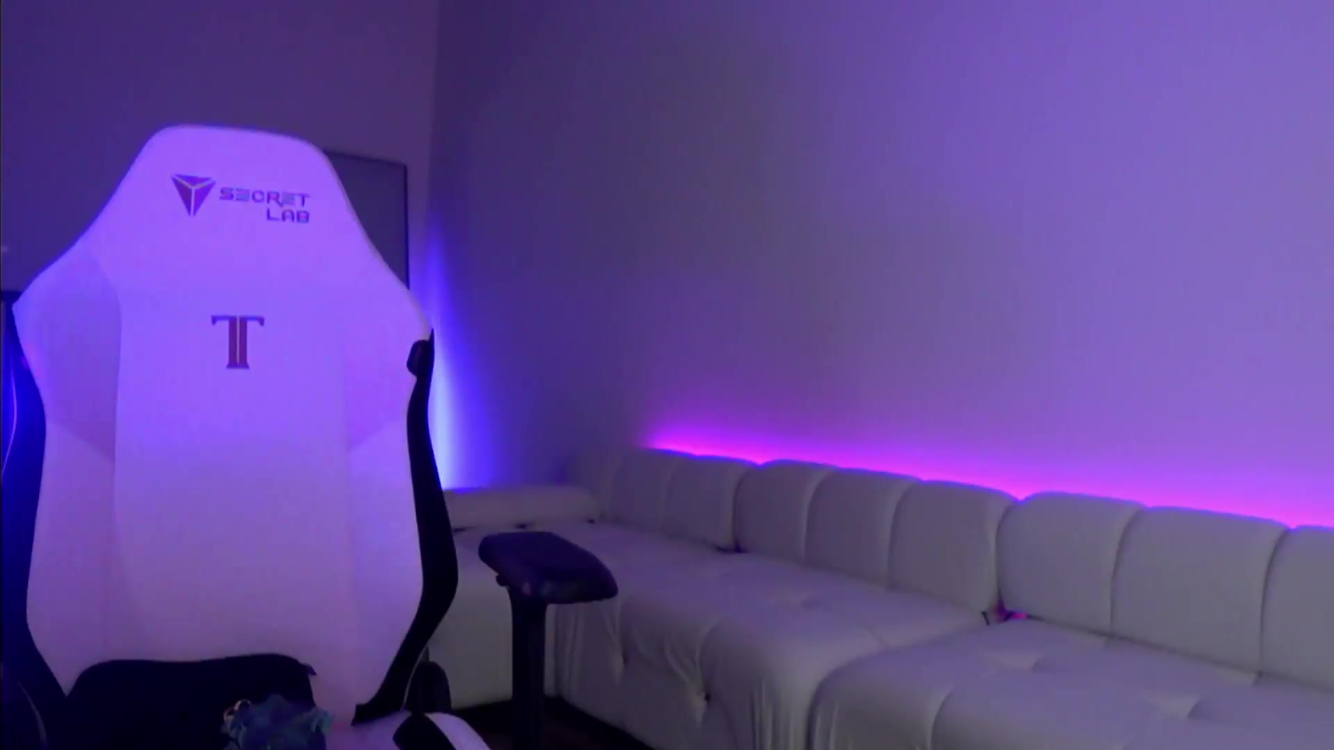 Gallery image thumbnail from goddessccleo's myfreecams stream on, 09/04/2026, 03:26 image 6 of 20