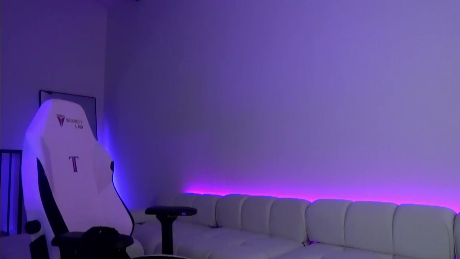 Gallery image thumbnail from goddessccleo's myfreecams stream on, 09/05/2026, 03:19 image 11 of 20