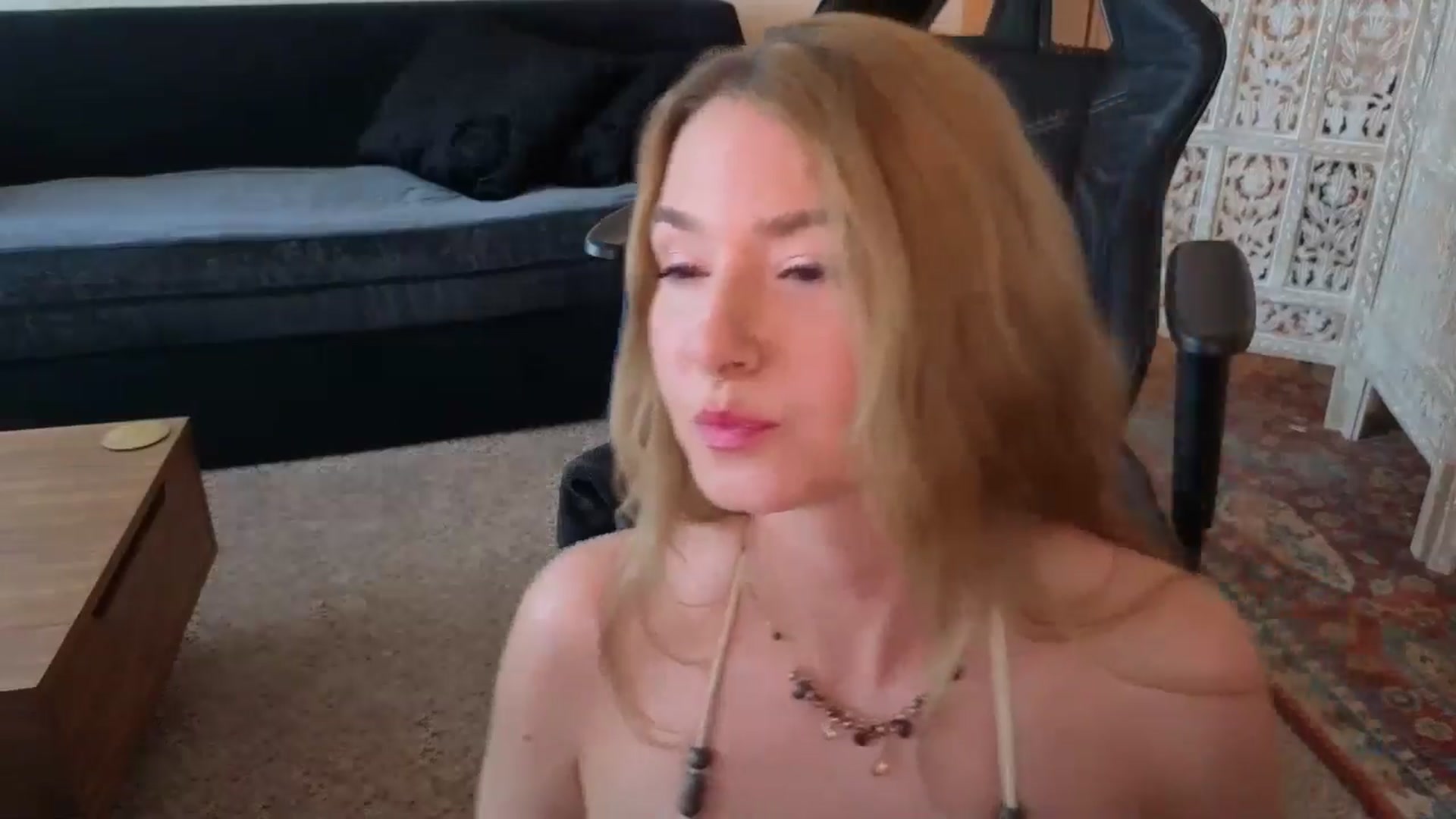 Gallery image thumbnail from goddessjinna's myfreecams stream on, 04/09/2026, 24:29 image 10 of 20
