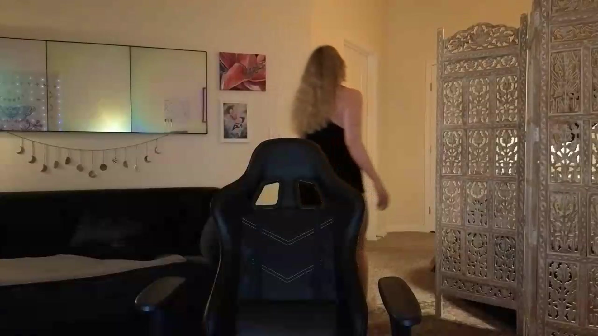 Gallery image thumbnail from goddessjinna's myfreecams stream on, 06/27/2026, 06:05 image 11 of 20