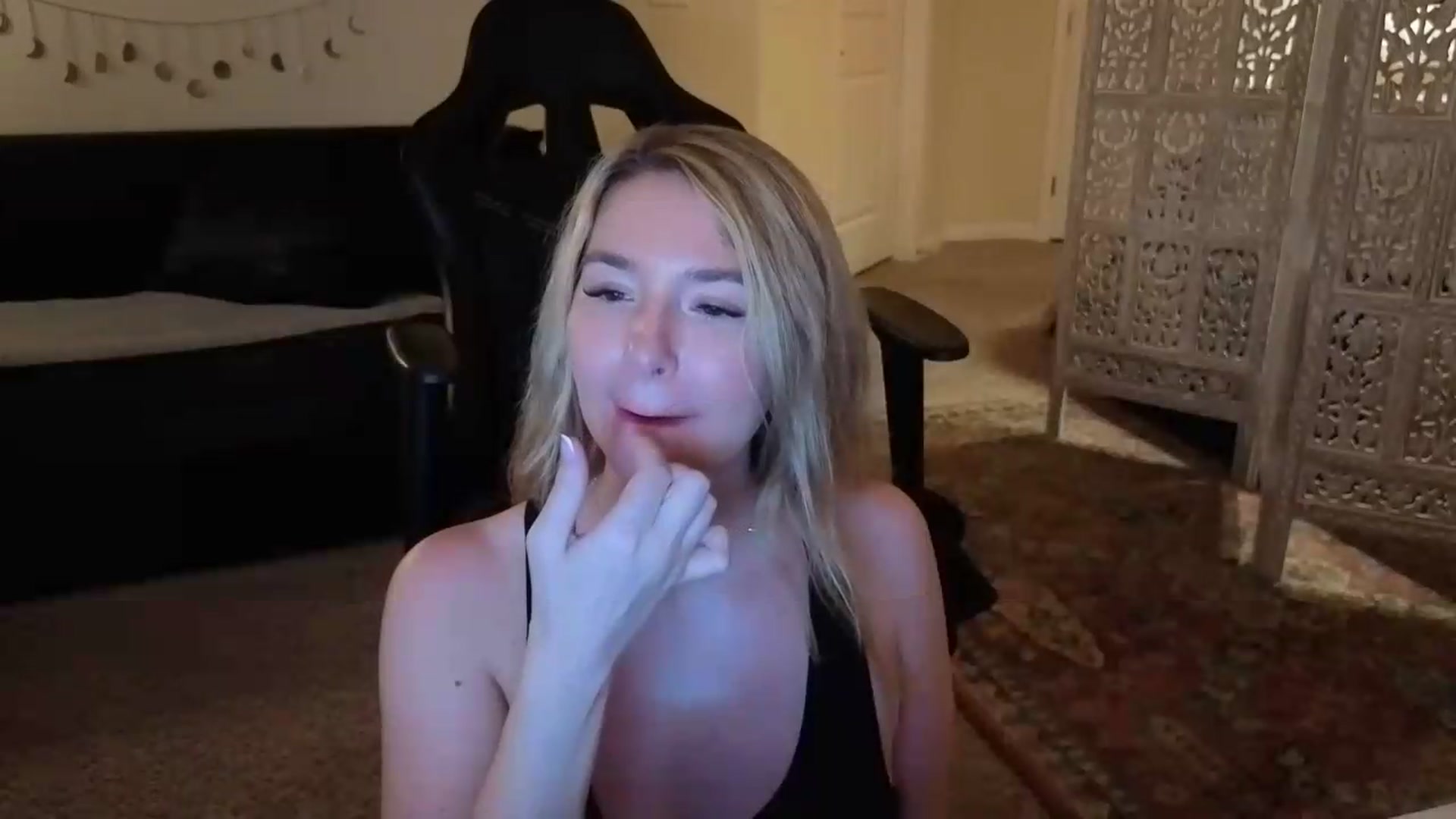 Gallery image thumbnail from goddessjinna's myfreecams stream on, 06/27/2026, 06:05 image 12 of 20