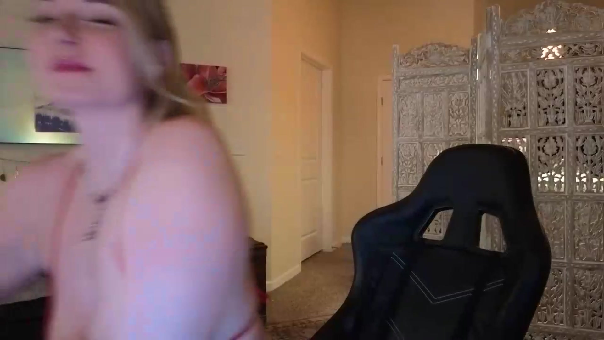 Gallery image thumbnail from goddessjinna's myfreecams stream on, 07/20/2026, 03:40 image 4 of 20
