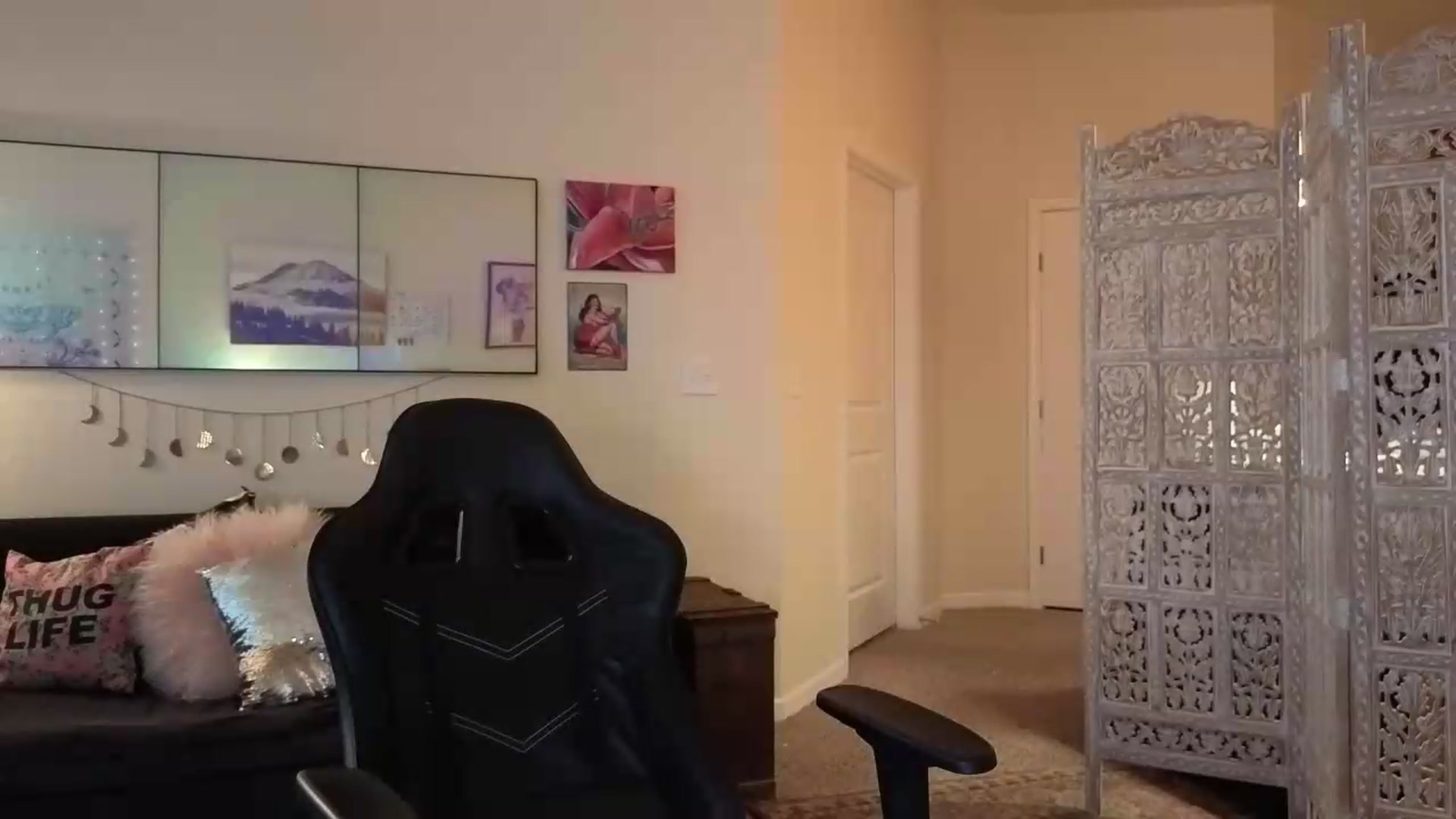 Gallery image thumbnail from goddessjinna's myfreecams stream on, 08/01/2026, 04:35 image 3 of 20