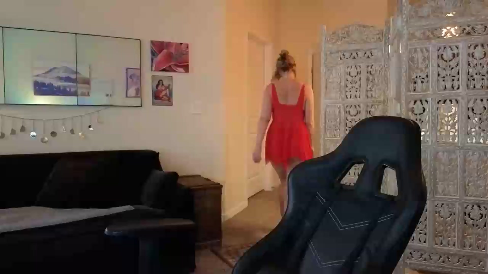 Gallery image thumbnail from goddessjinna's myfreecams stream on, 08/26/2026, 03:21 image 1 of 20