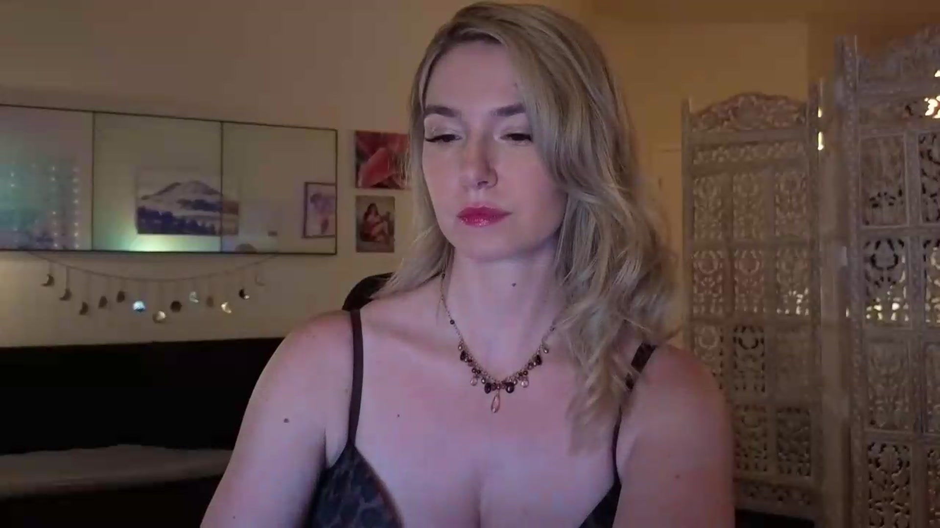 Gallery image thumbnail from goddessjinna's myfreecams stream on, 08/27/2026, 04:04 image 3 of 20