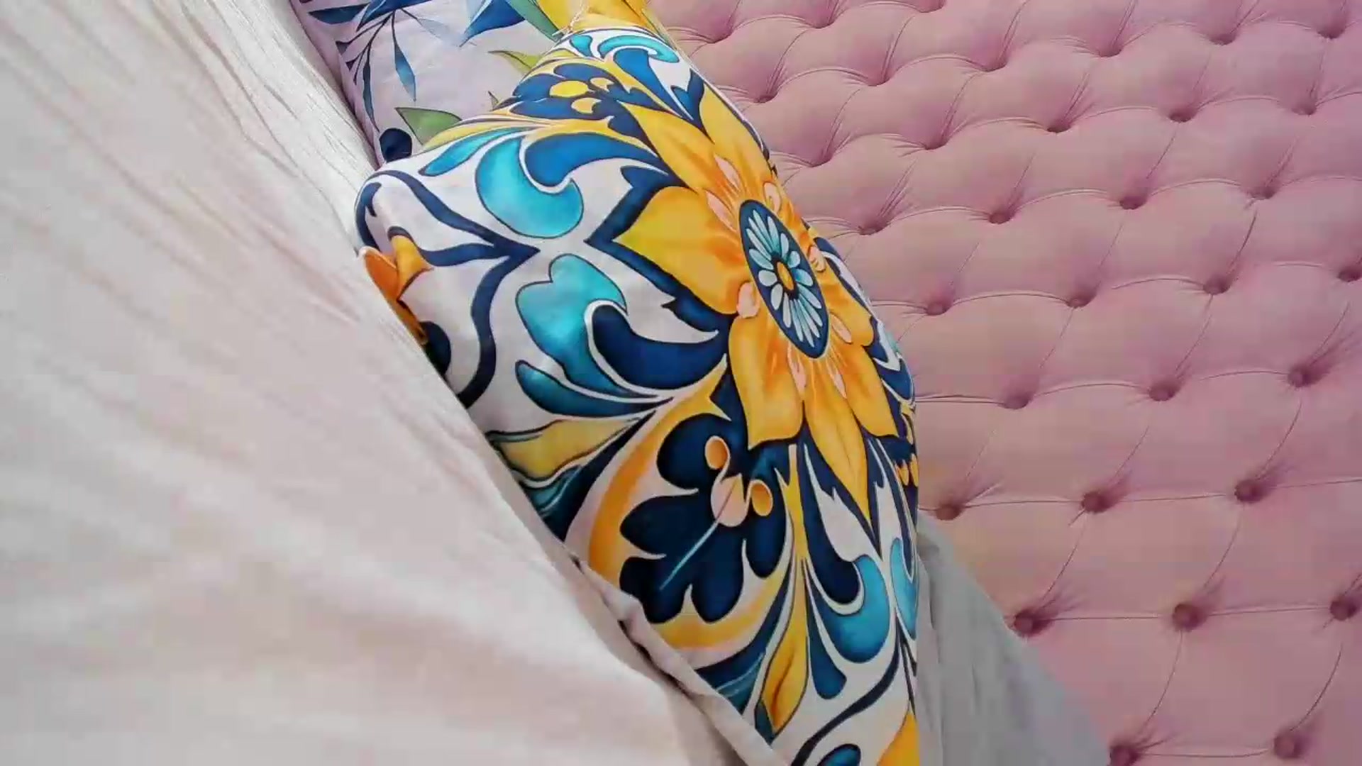 Gallery image thumbnail from gonegirl's myfreecams stream on, 05/27/2026, 15:16 image 11 of 20